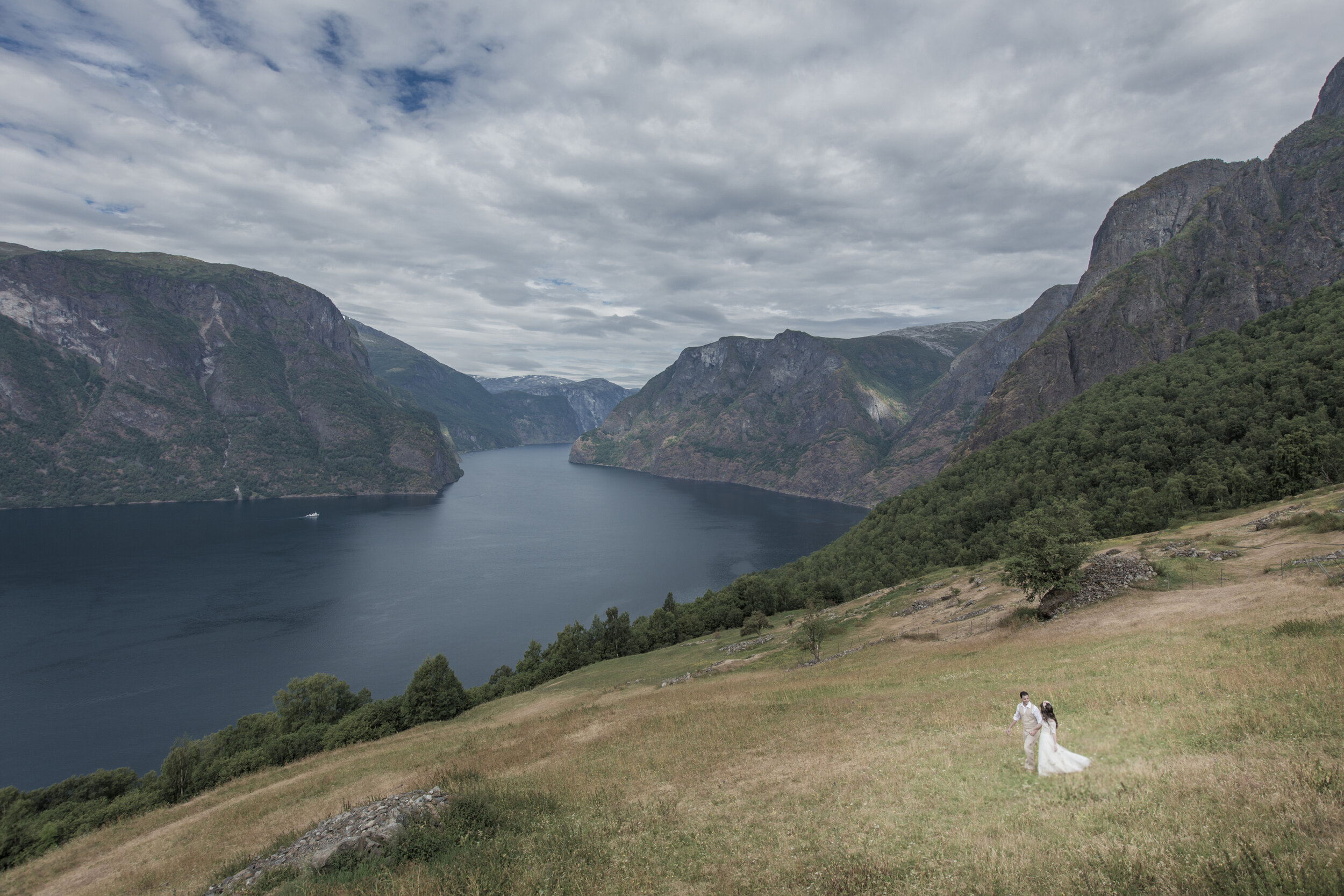 Tour-of-Aurlandsfjord-Exciting-viewpoints-over-fjords-for-nature-pictures-7.jpg