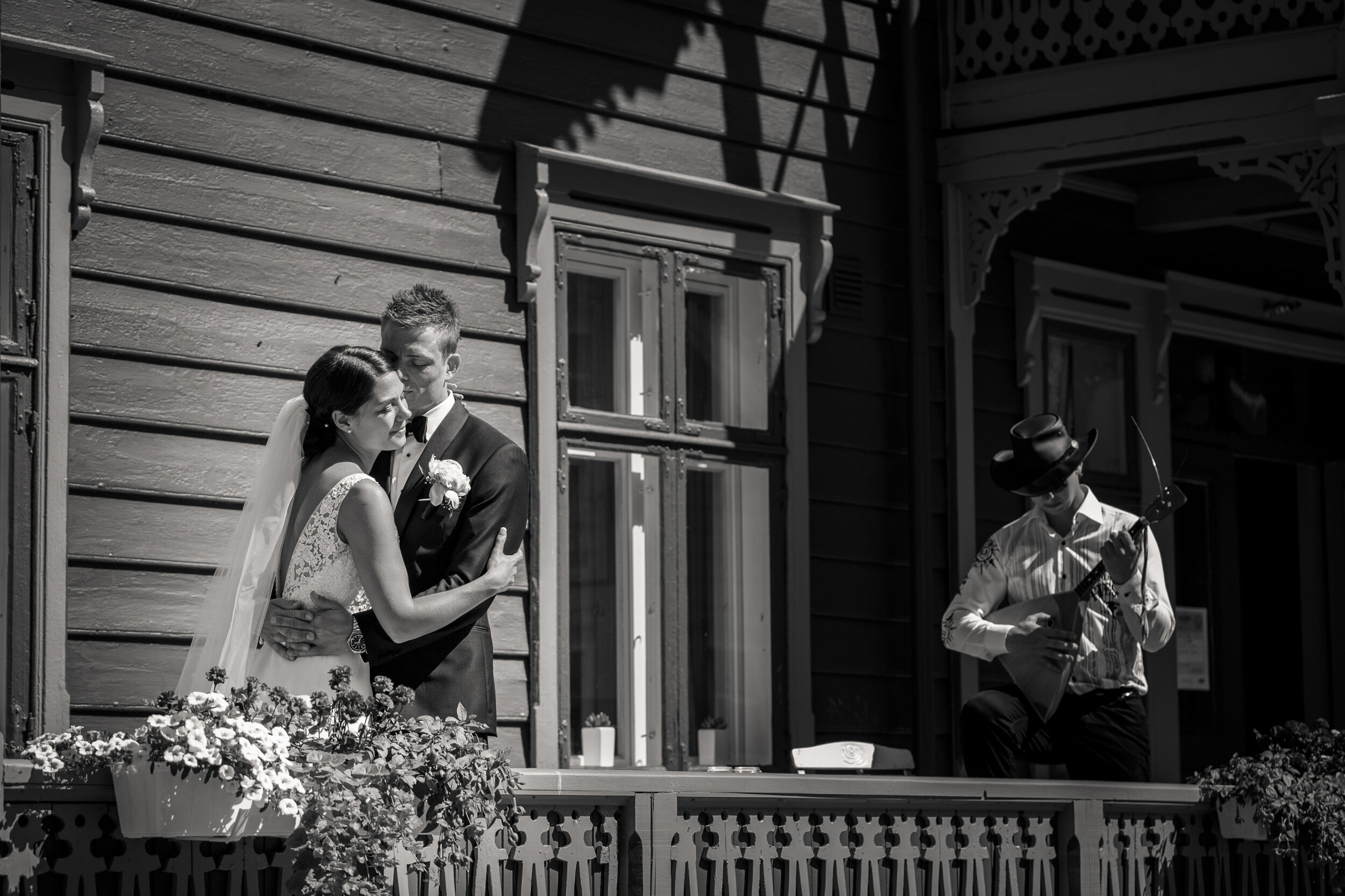 Gamle-Lærdalsøyri-Historic-Buildings-Wedding-Photos-1.jpg