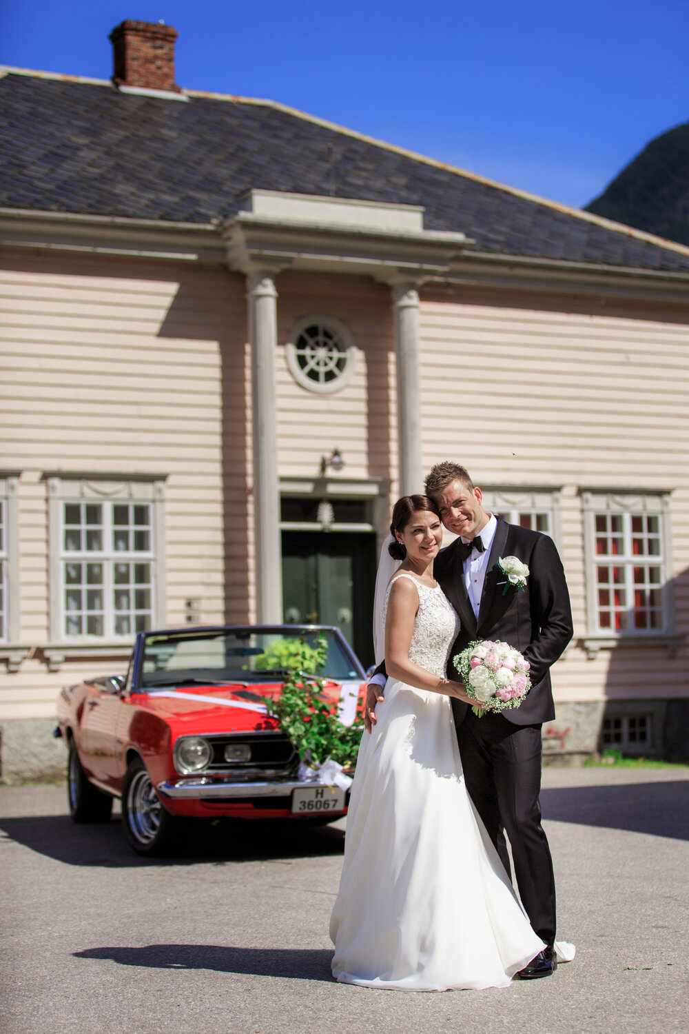 Gamle-Lærdalsøyri-Historic-Buildings-Wedding-Photos-6.jpg