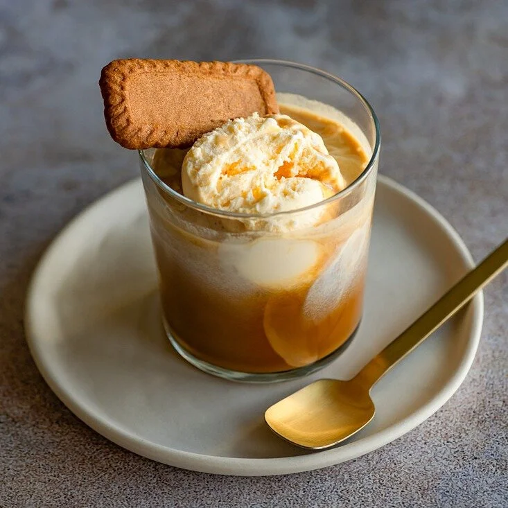 Midweek magic = affogato!  Our go-to summer treat to power through the week. Cheers to making it halfway!

📷13598754 &copy;StockFood/ Hein van Tonder

#linesangles #imagelicensing #stockphotography #artbuyer #affogato #midweektreat