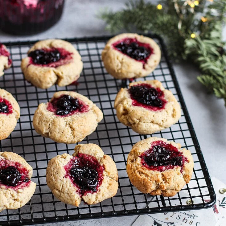 ✨Day 21 of 24 days of Holiday Cookies! ✨
📷113517247 &copy;StockFood/Yulia Shkultetskaya
#linesangles #stockphotography #imagelicensing #artbuyer #holidaycookie #christmascookie