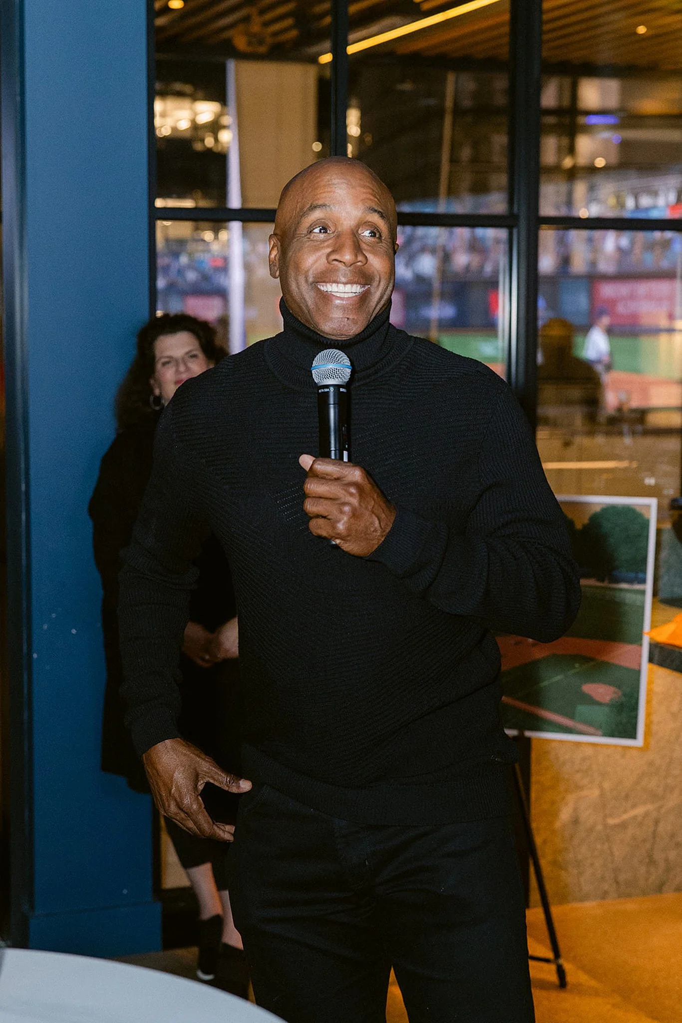 Barry Bonds speaking and making an impact at a charity fundraiser in San Francisco. High-profile guest speaker photography by Michaela Joy Photography.
