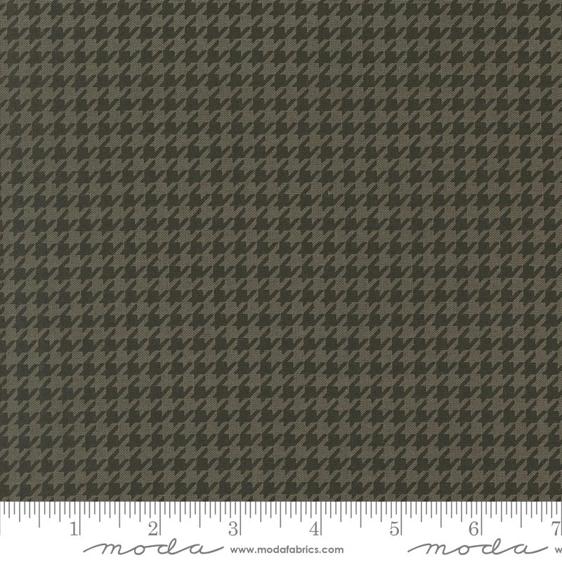 Home Sweet Haunt Hounds Tooth Charcoal Yardage