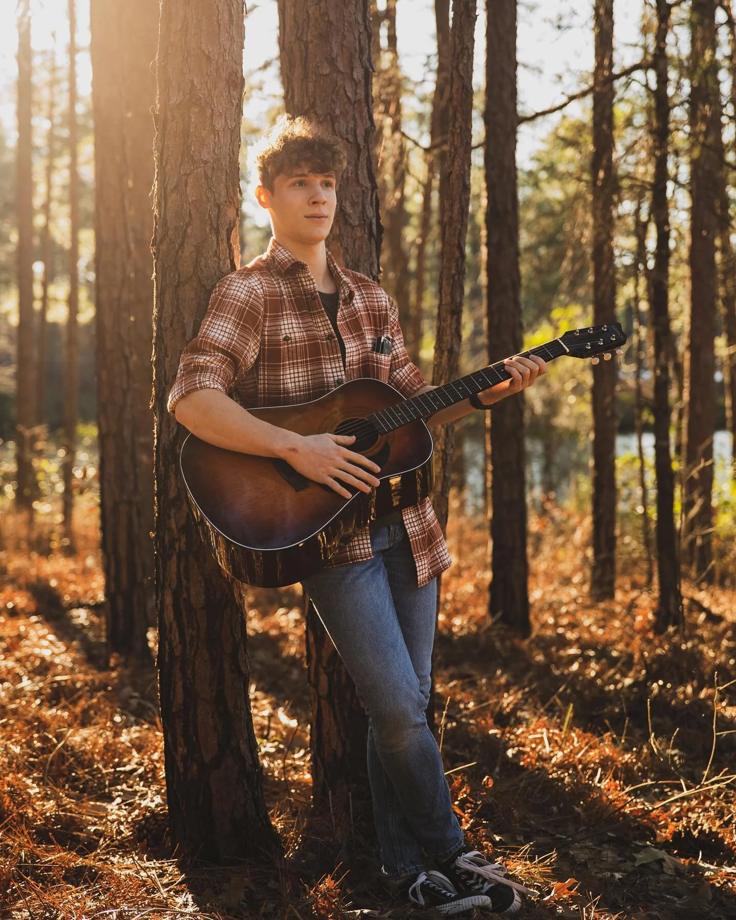 i love senior sessions &amp; oscar&rsquo;s did not disappoint. he was so easy to talk to, brought tons of props and even suggested a few new poses.

congrats oscar- i know god has big plans for you :)