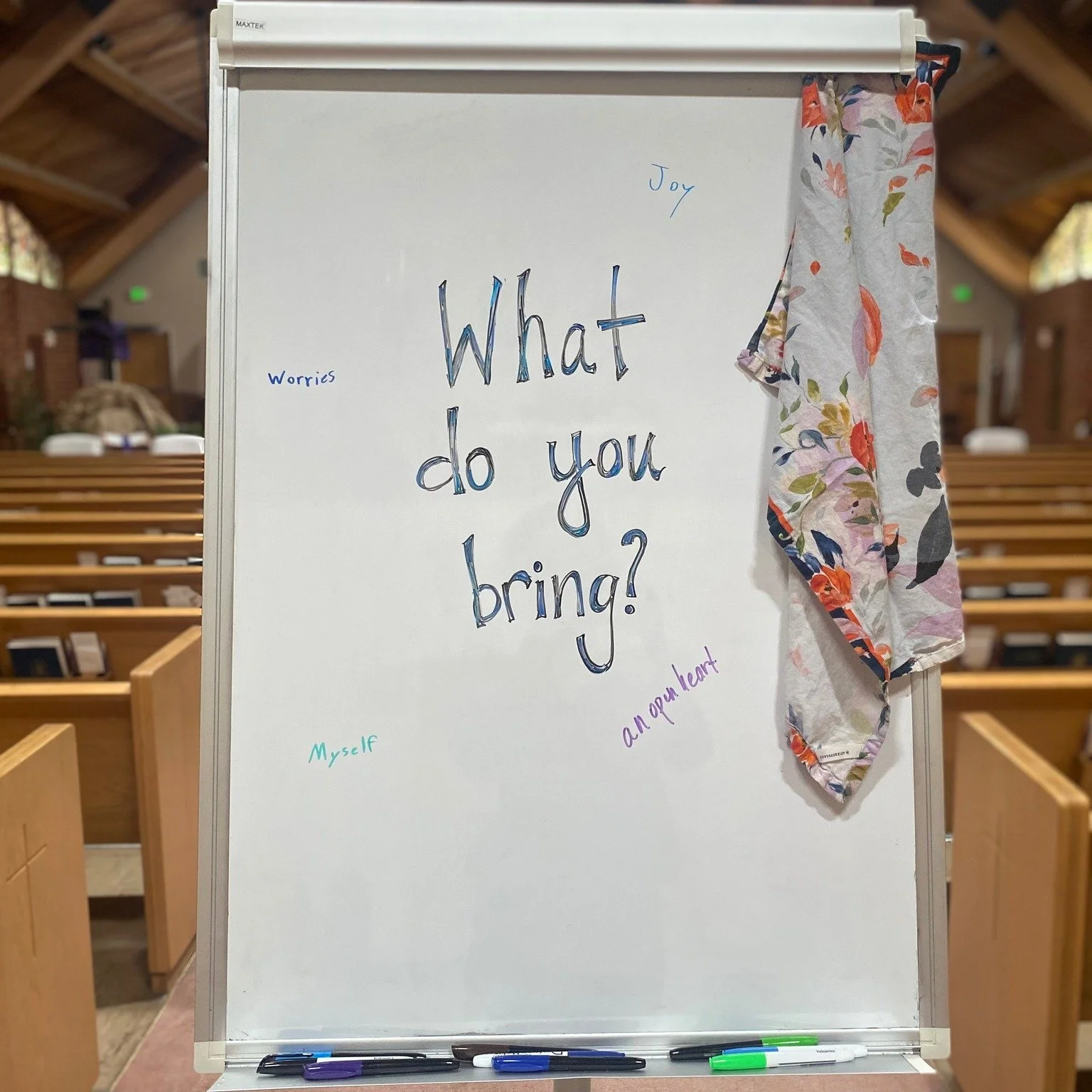 The sanctuary is ready for tonight&rsquo;s Maundy Thursday Service at 6pm! Thank you to all the volunteers who made this evening possible. The service, created by Rev. Dr. Cl&aacute;udio Carvalhaes, invites us to remember the towel and basin, the bre