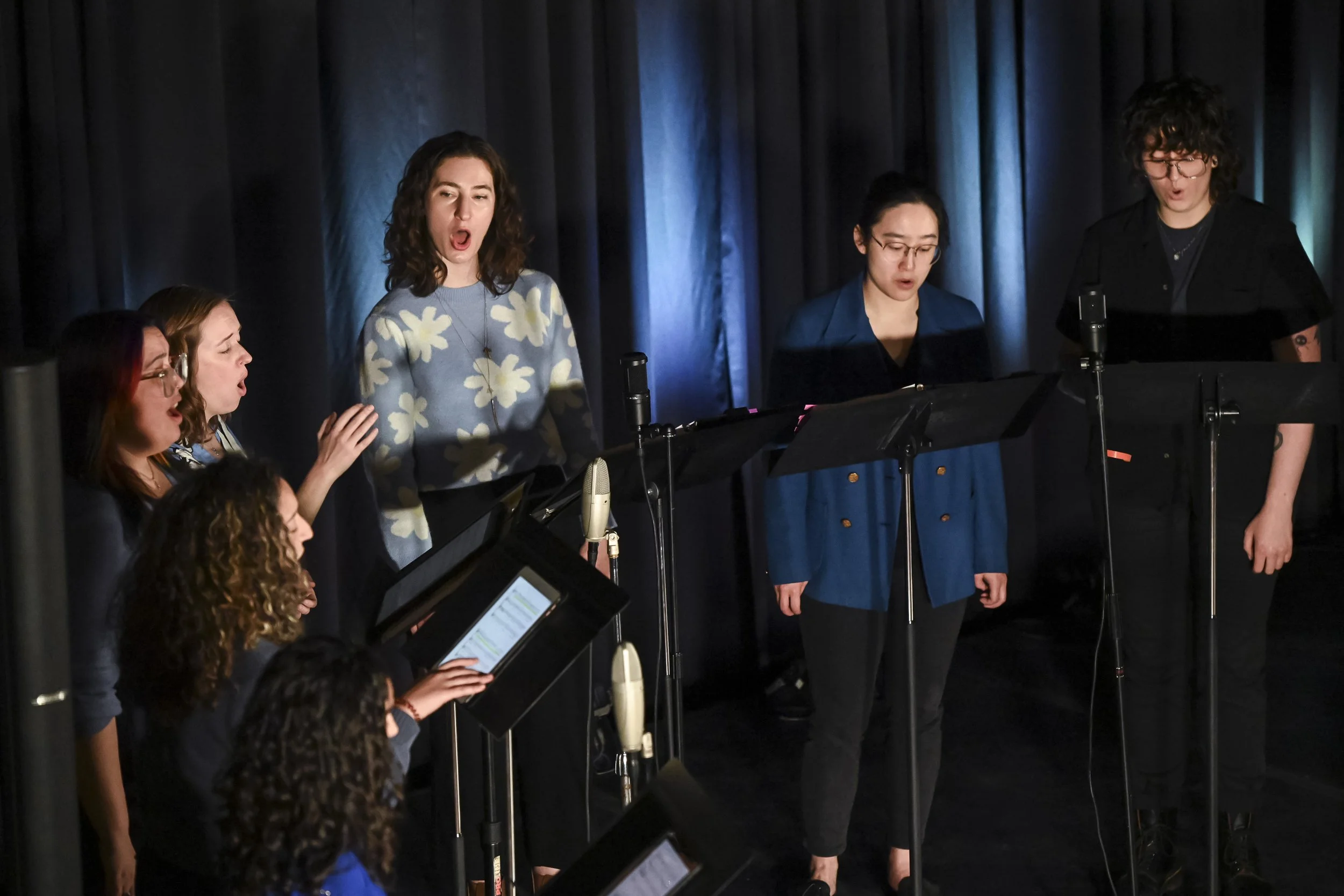 Full ensemble sings side ah.jpg