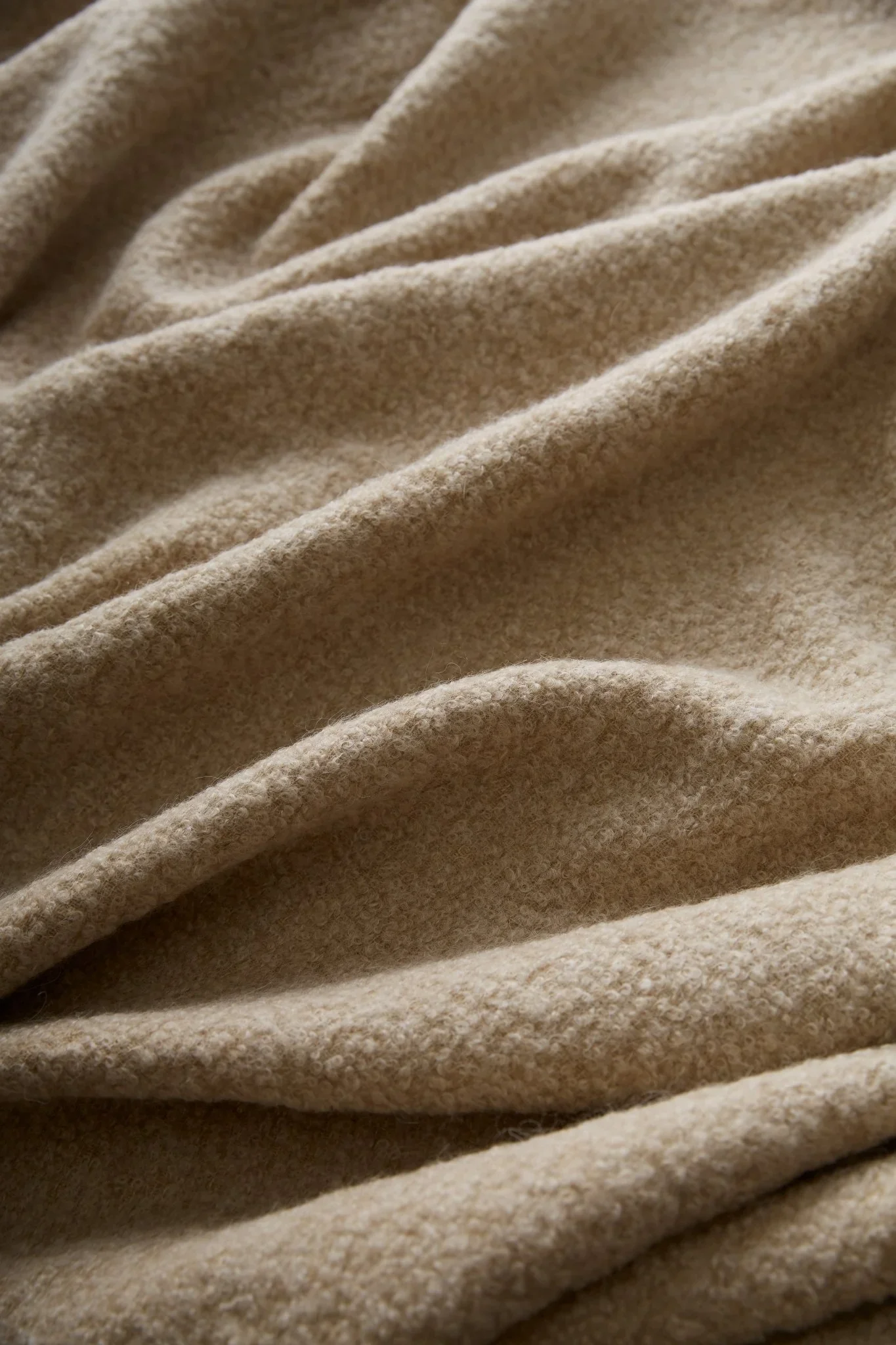 240909_PD_Throw_Boucle_Taupe_detail_478_1728x.webp