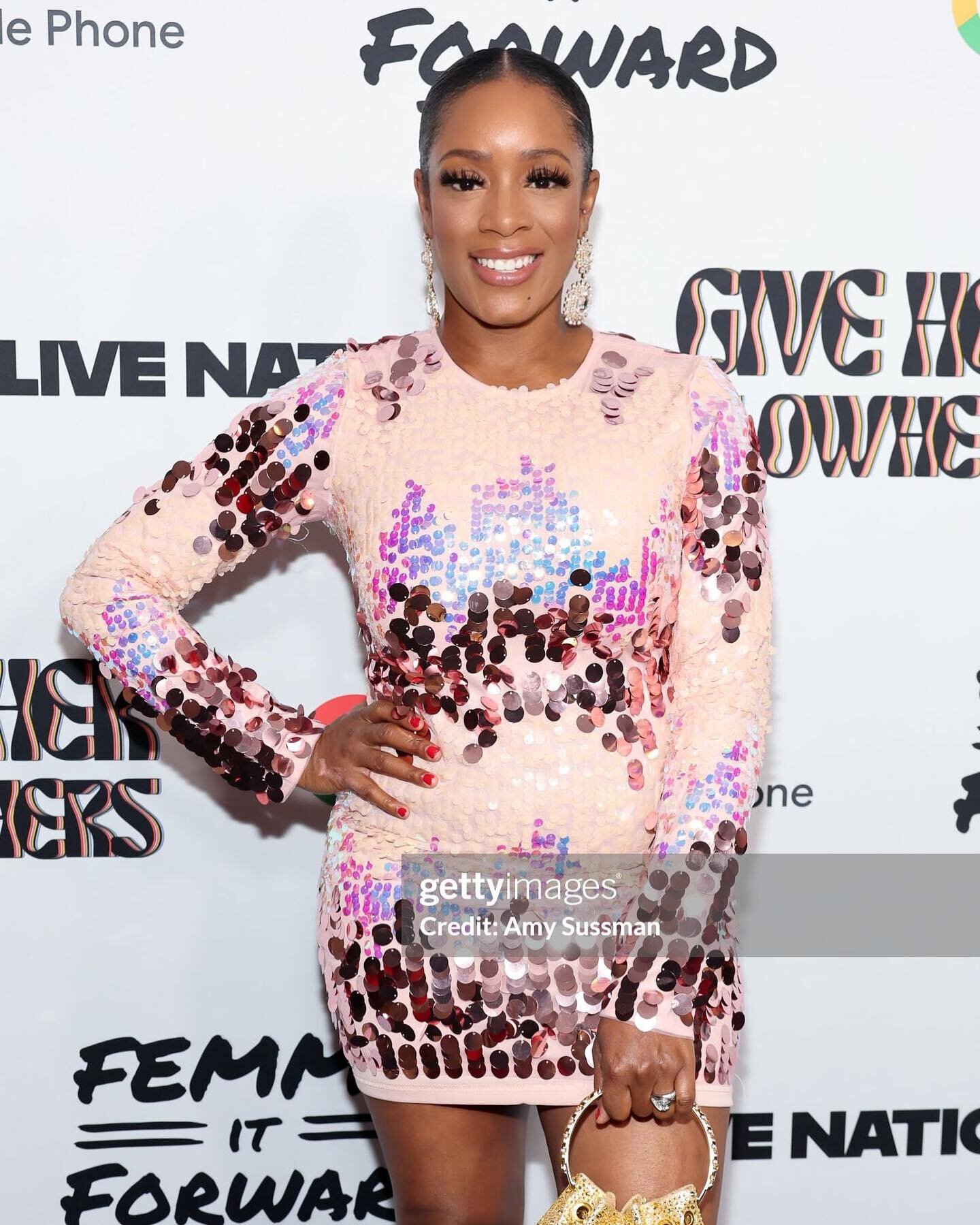 Gratitude in abundance for the incredible #GiveHerFlowHers Awards Show. A celebration of empowerment, resilience, and the phenomenal strength of Women out on by @heatherlowery *Thank you for recognizing and uplifting the voices that inspire change. I