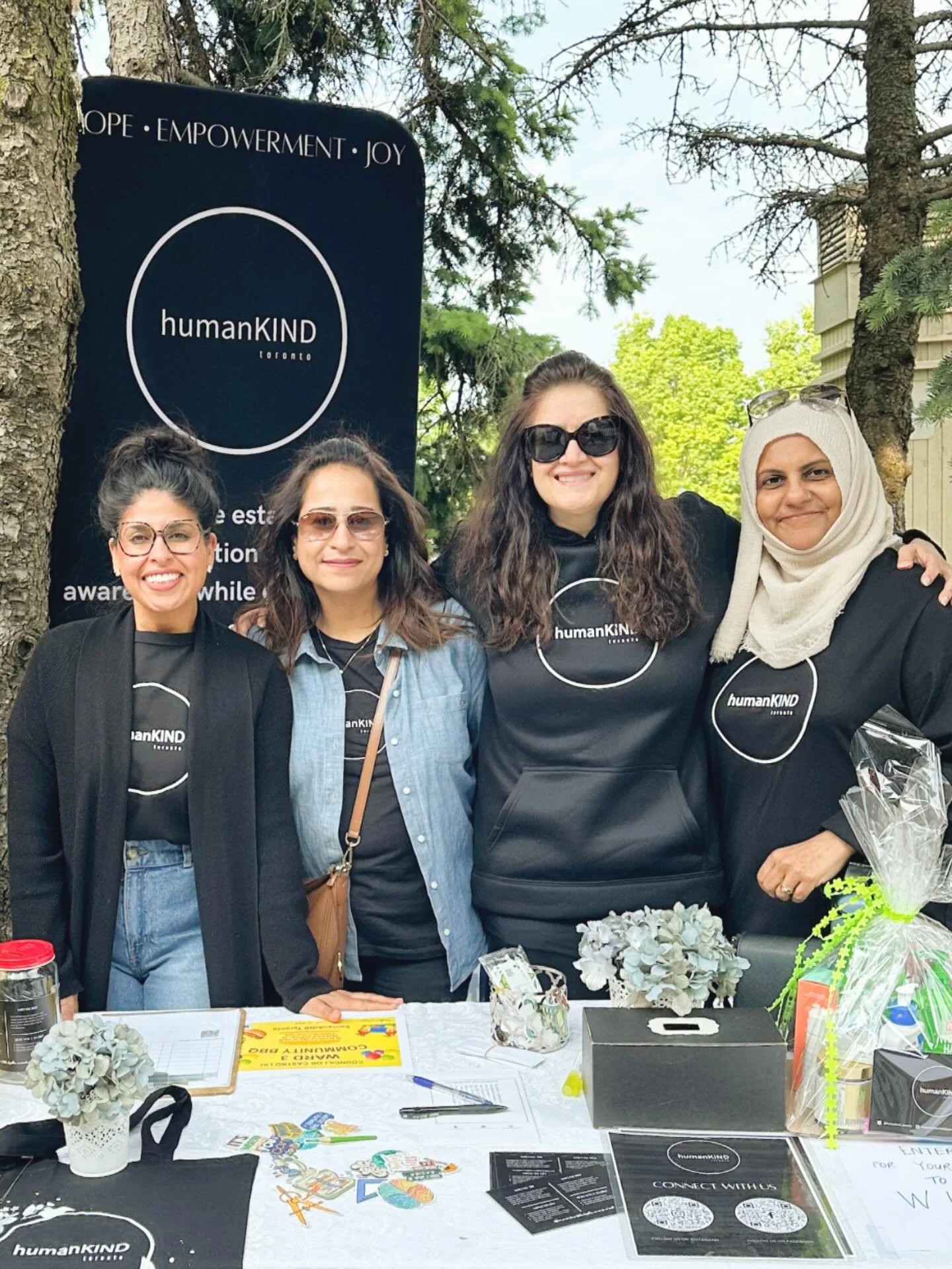 A little Giving Tuesday gratitude ✨
Thank you for supporting @humankind_toronto in so many big and small ways.

We&rsquo;re taking a moment to acknowledge you: 
our donors, volunteers, and supporters.

Thank you for helping us show up for women, chil
