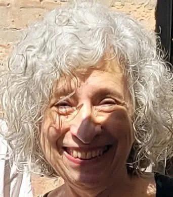 Linda Loew | she/her