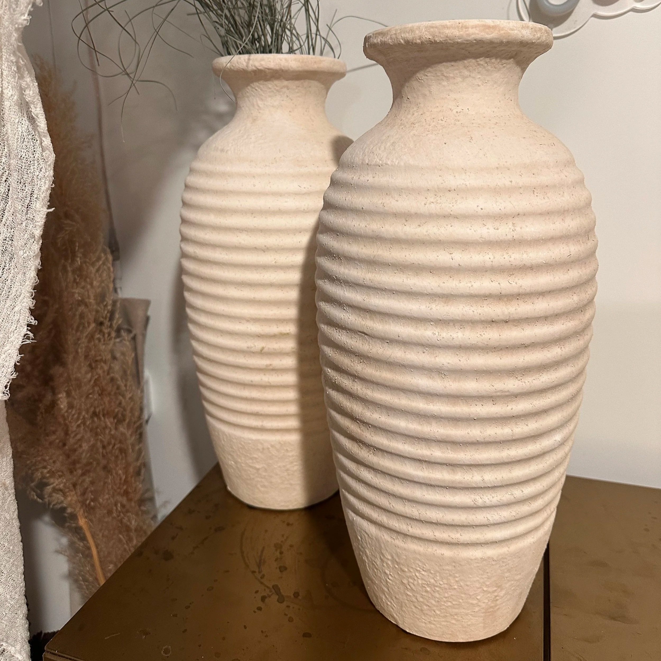 2 Vases