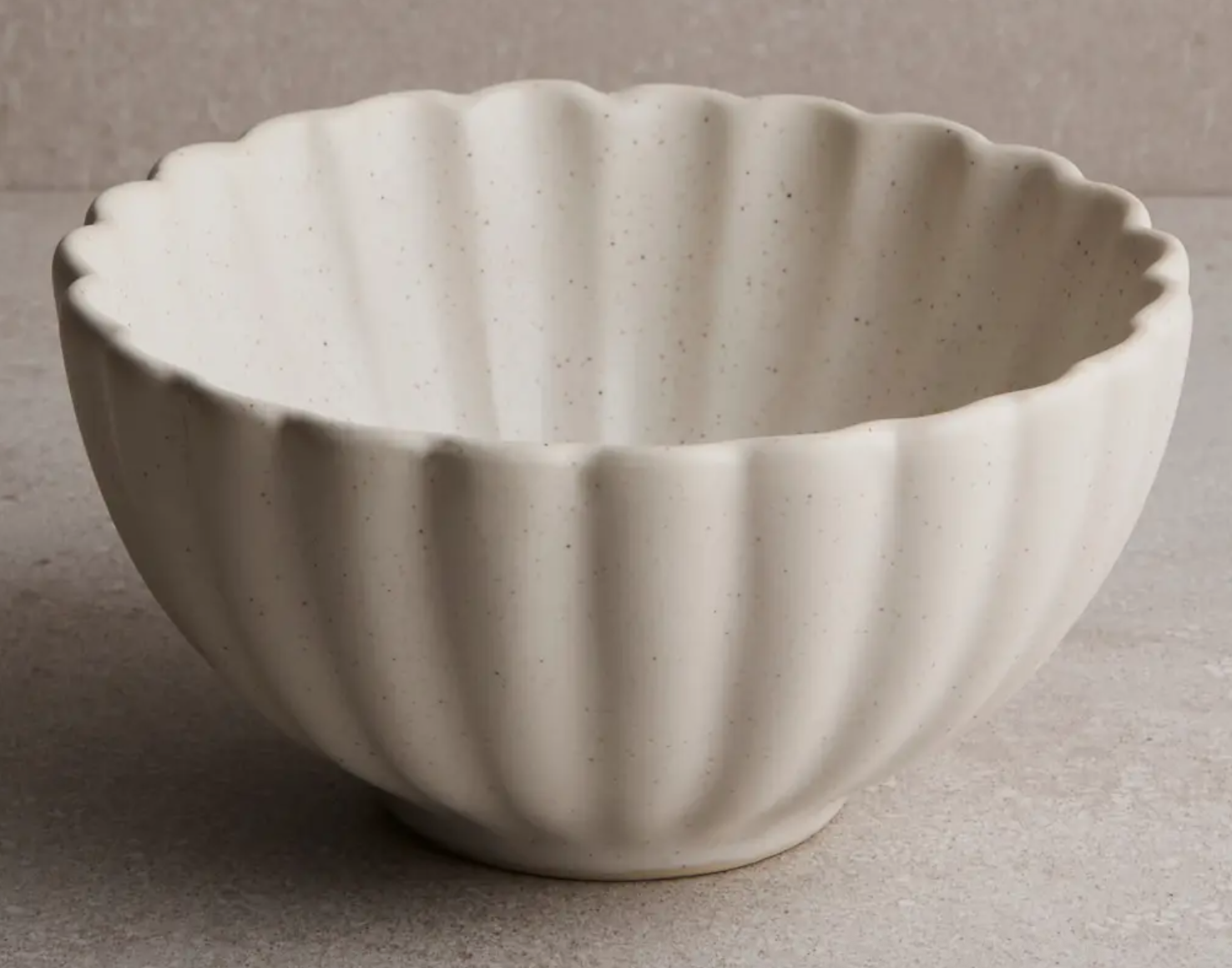 11 QTY medium - 6"D x 3"H