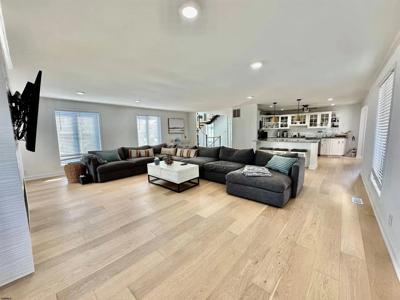 2101 - Didomenico Residence - View 17.jpg