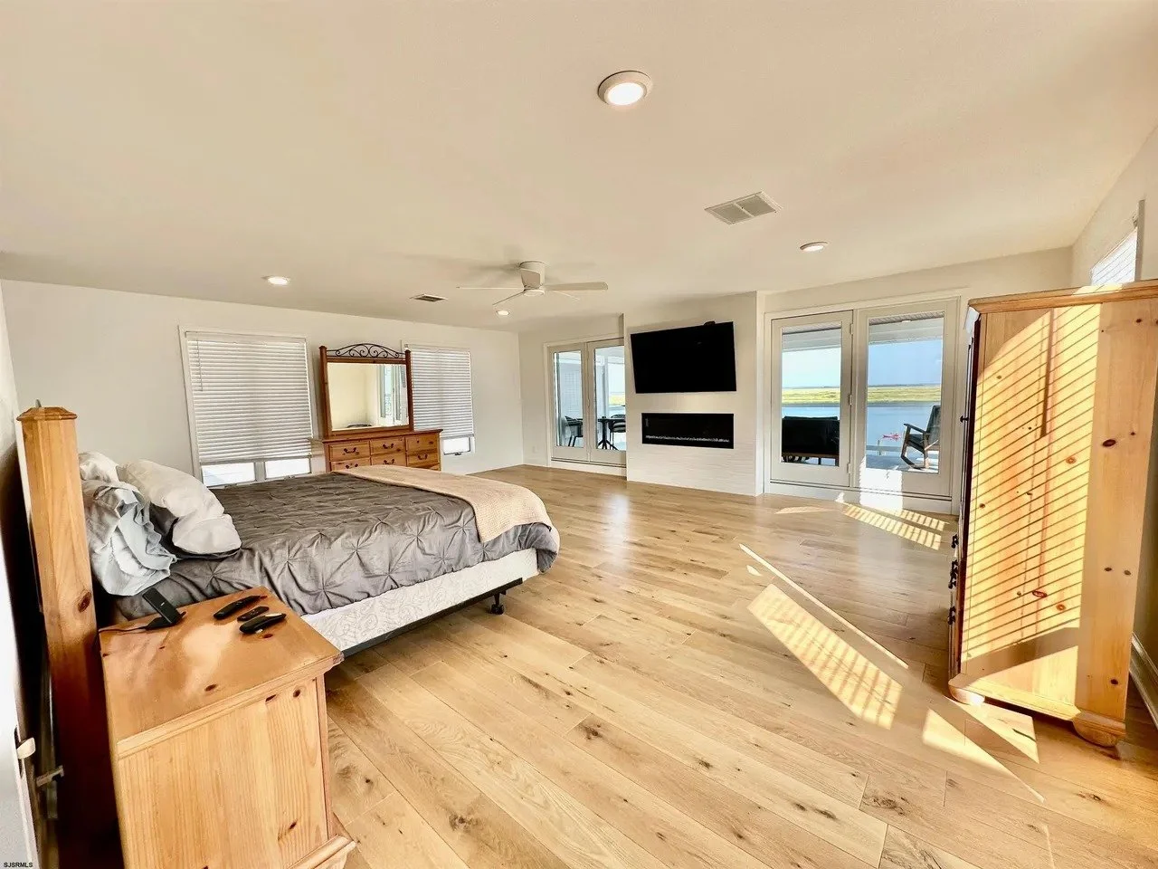 2101 - Didomenico Residence - View 42.jpg