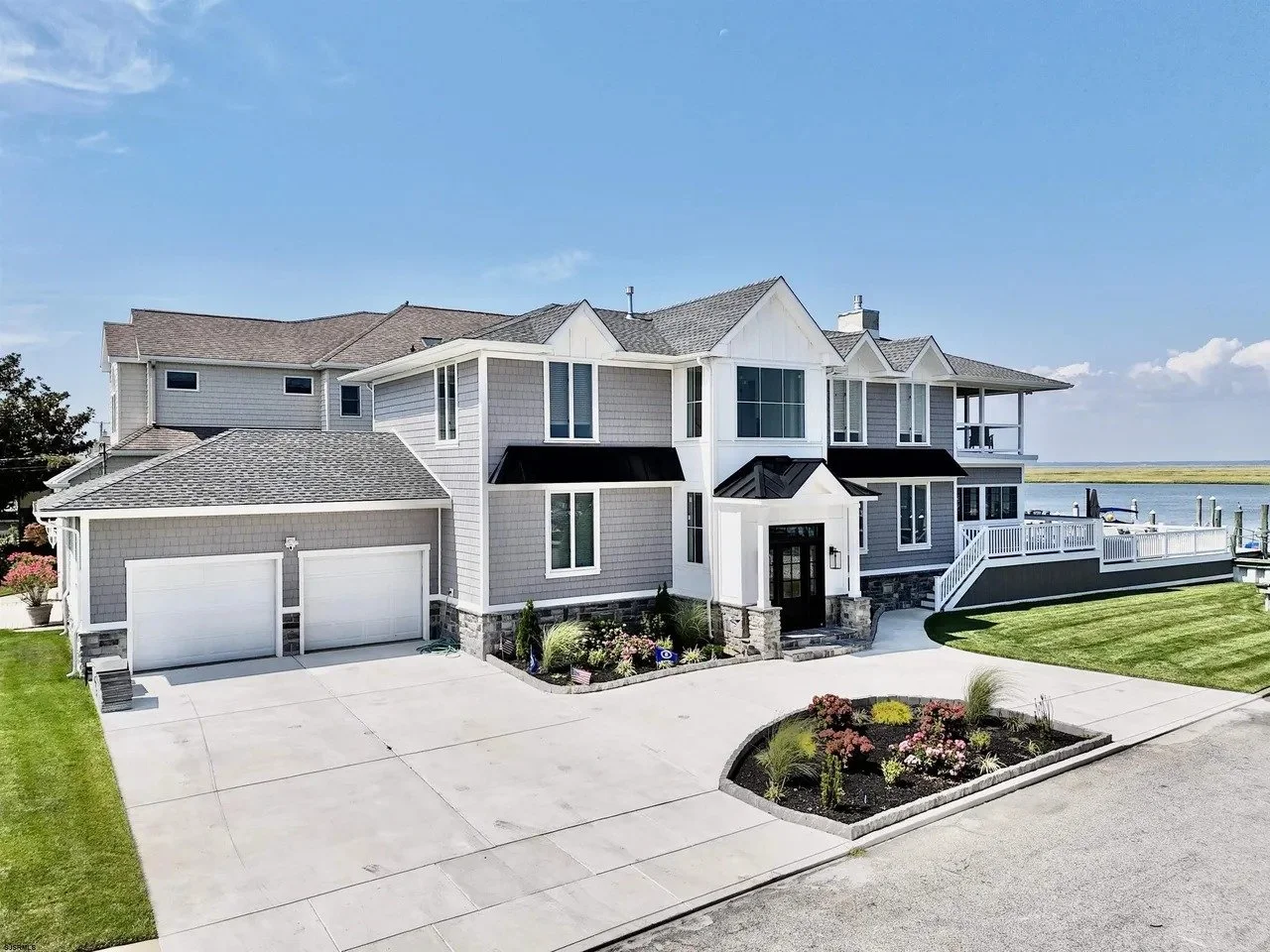 2101 - Didomenico Residence - View 13.jpg