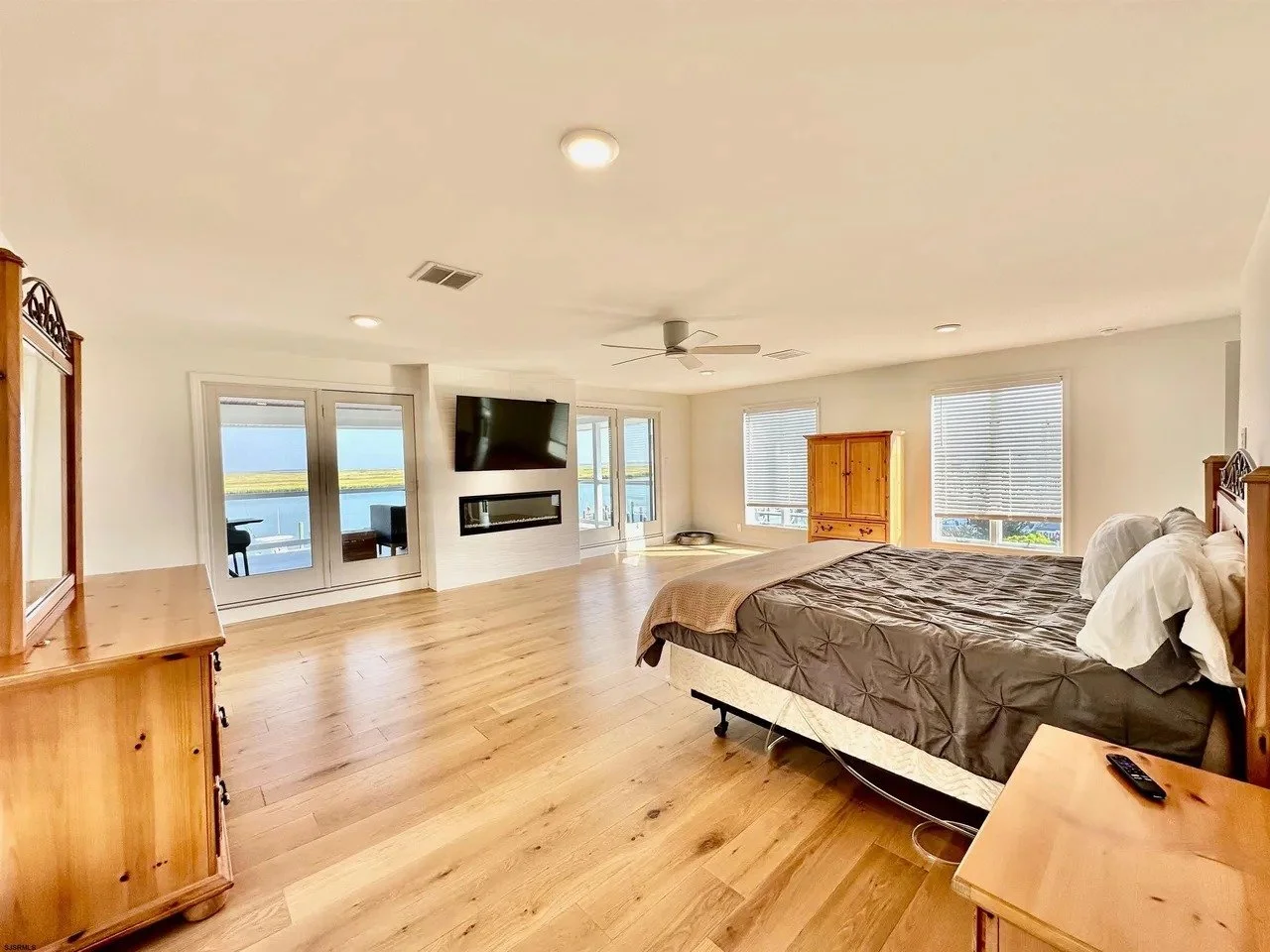 2101 - Didomenico Residence - View 45.jpg