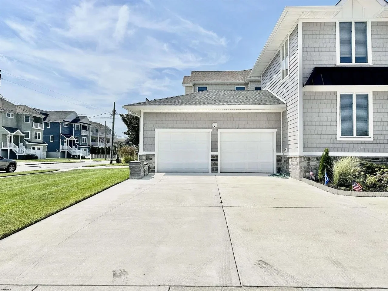 2101 - Didomenico Residence - View 11.jpg