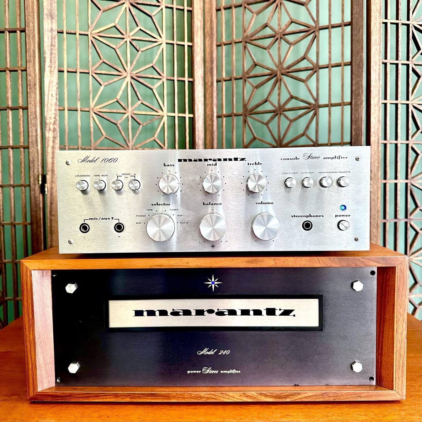 [AVAILABLE] For those of you looking for that classic Marantz sound, but with an extra boost of ⚡️POWER⚡️ todays post is for you.
Starting off with the Marantz 240 power amp, offering 120 watts per channel, this power amp will push even demanding spe