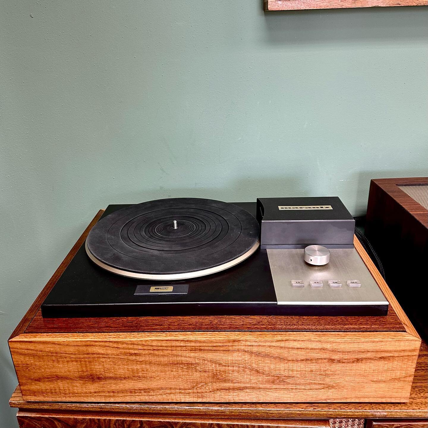 [AVAILABLE] Today we&rsquo;re featuring a rare turntable. Even dedicated Marantz enthusiasts may never have seen one of these in person. This is the SLT-12 Universal.
Marantz made this turntable in the early &lsquo;60s and it&rsquo;s said that the de