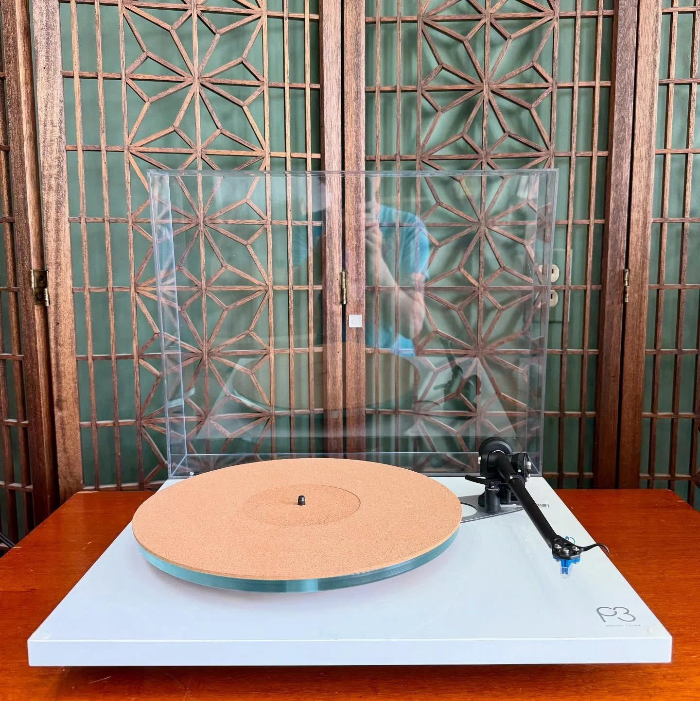 [AVAILABLE] In the world of turntables, the name Rega hardly needs an introduction. Since 1973 Rega has been designing and manufacturing award winning turntables in the south of England. 🇬🇧
This Rega P3 is a gently used example and includes Rega El