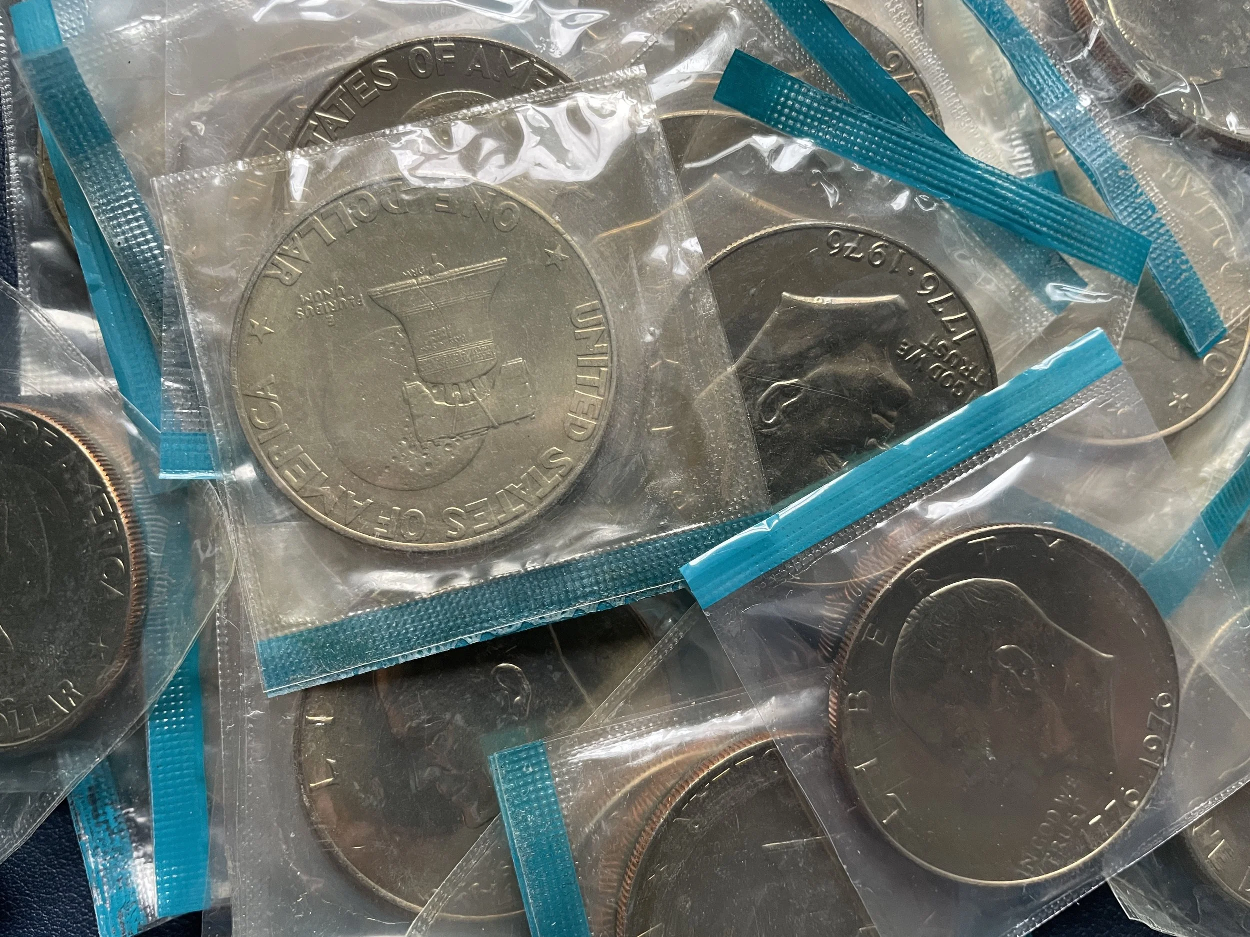 1976 P (T1) Eisenhower Dollars (Mint Cello).JPG