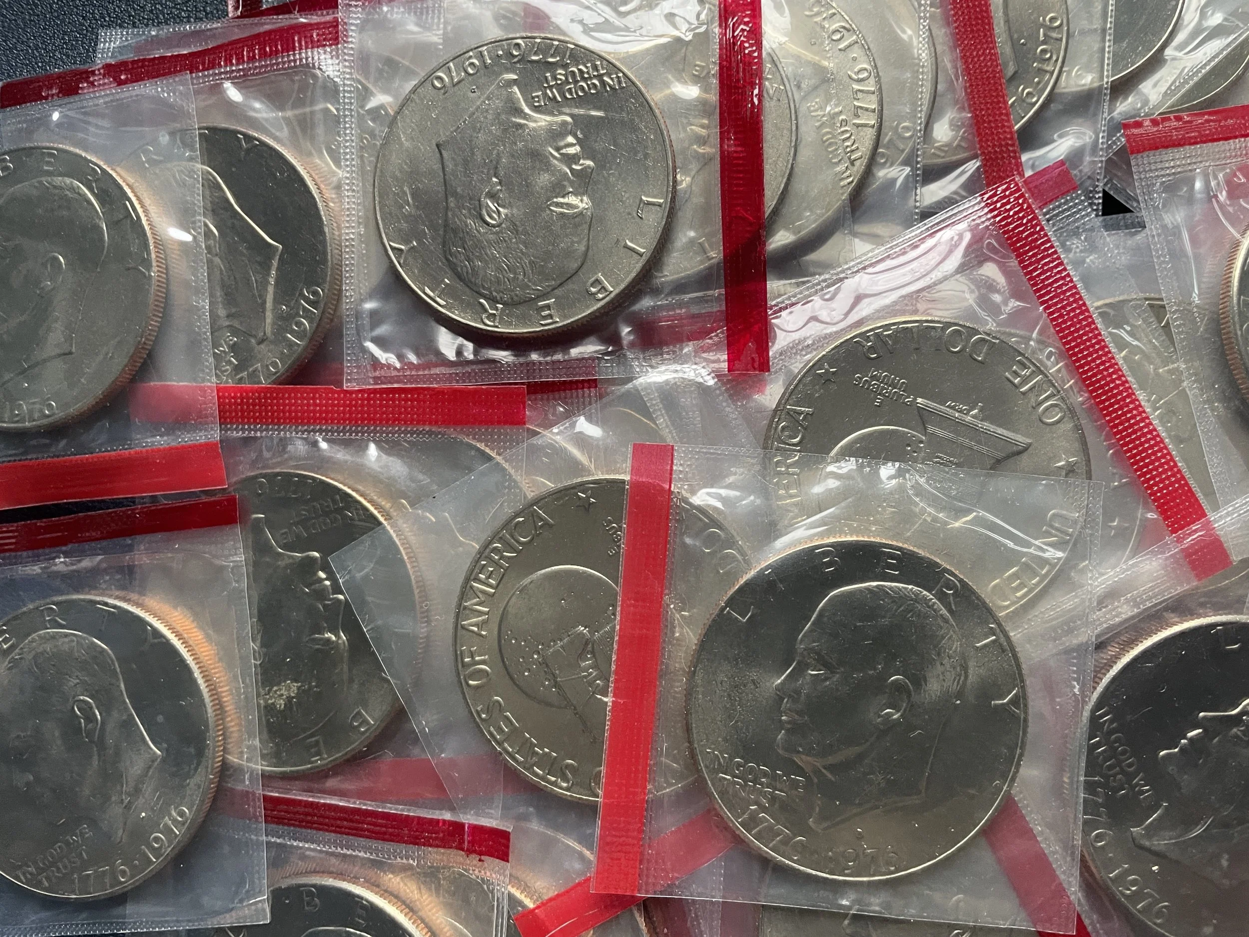 1976 D (T2) Eisenhower Dollars (Mint Cello).JPG