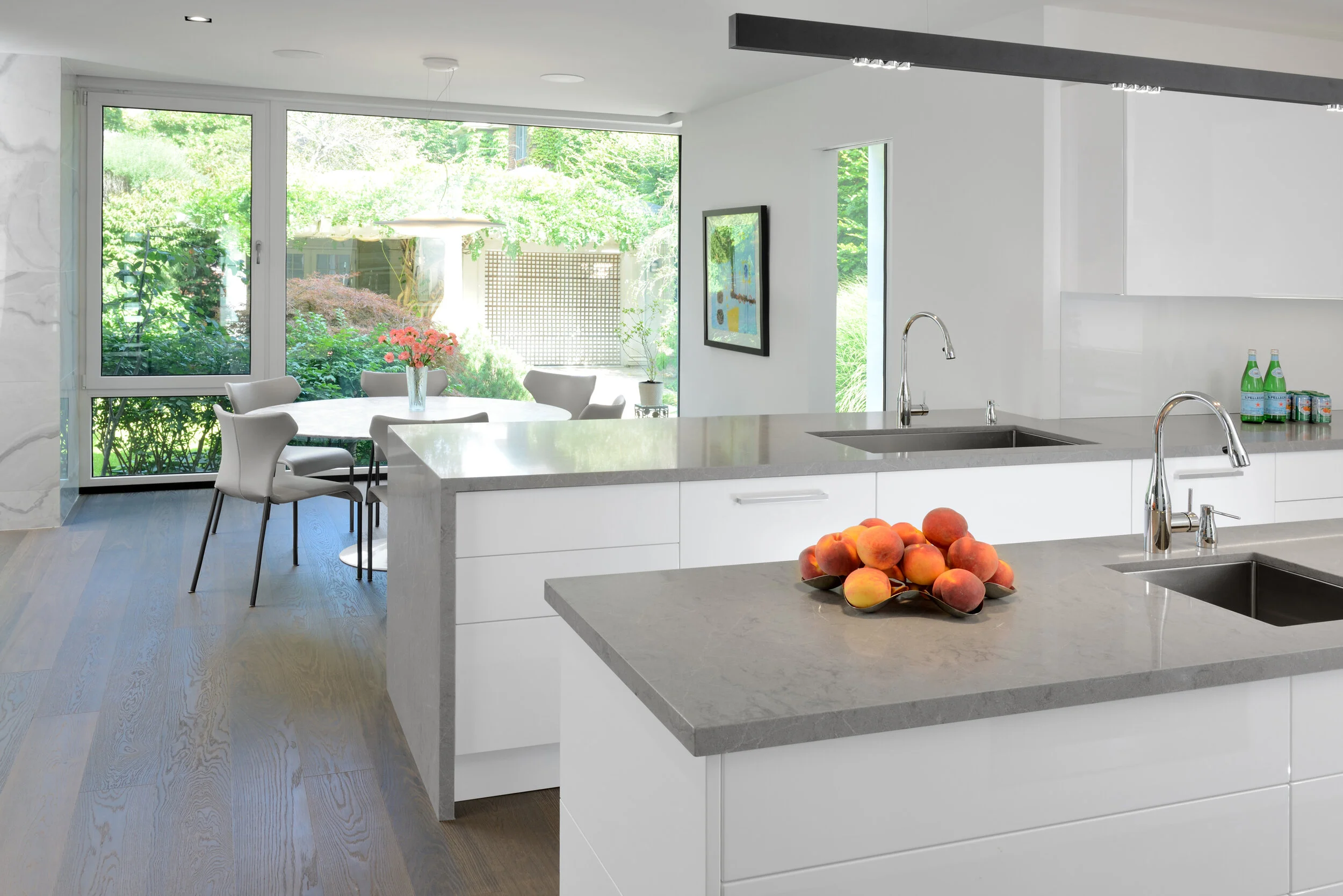 kitchen cabinet manufacturers in Canada