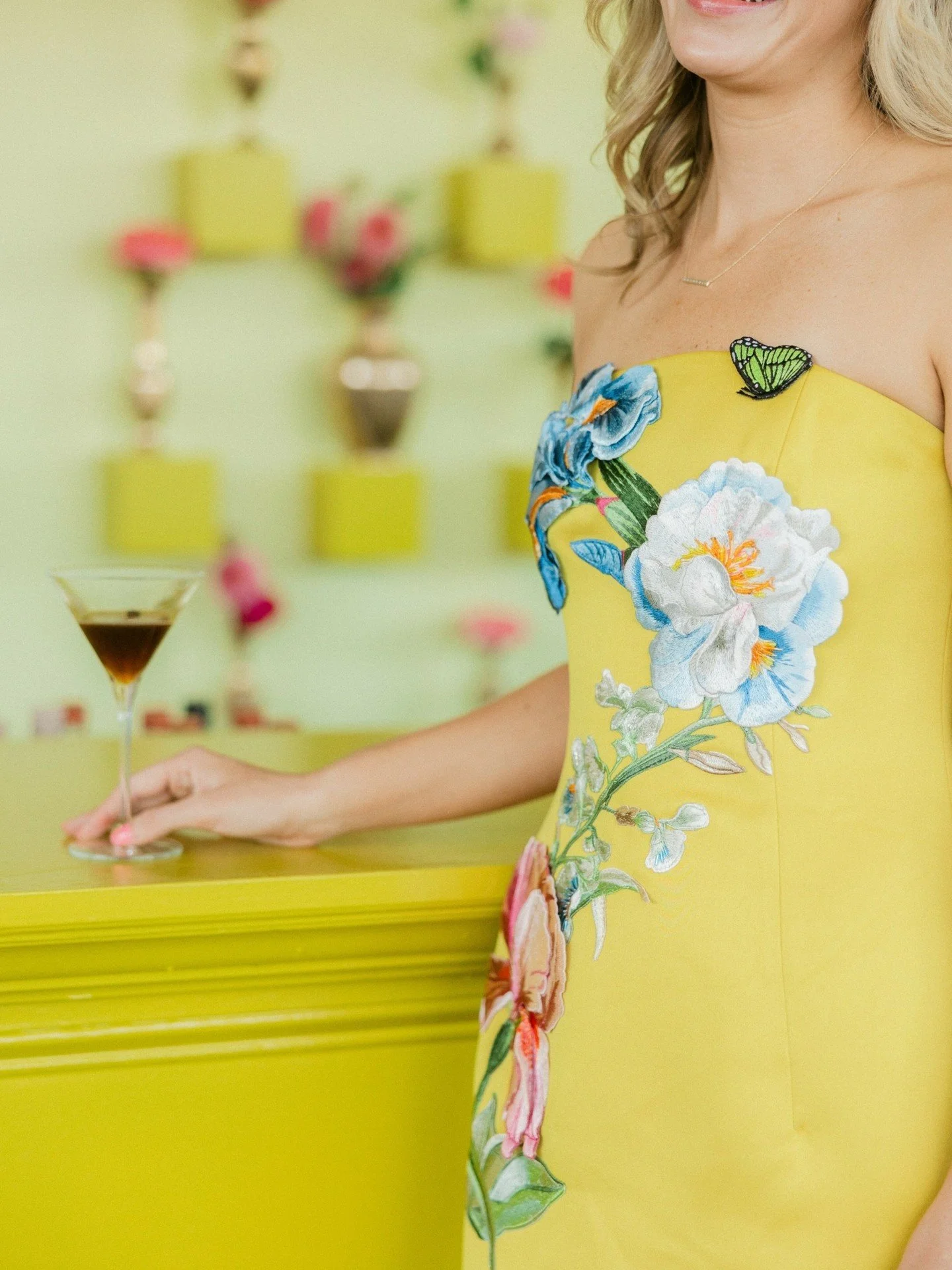 A moment for this wedding guest look, the dress matched the bar perfectly and was absolutely worth capturing!