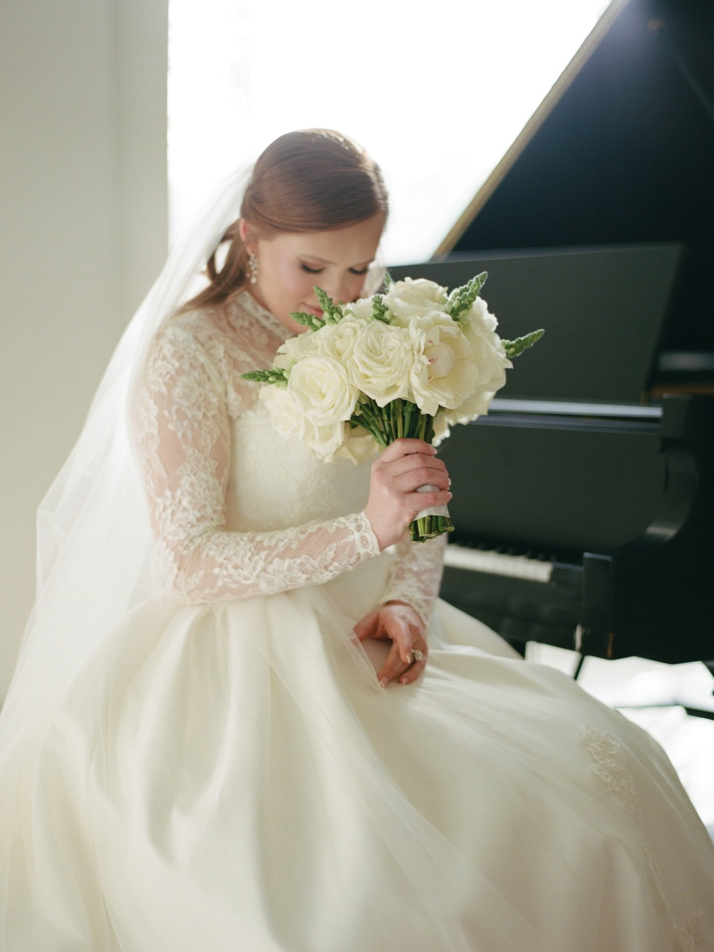 Delivered this stunning wedding gallery today and these film scans live rent free in my head now. How stunning is @lauraleetajmir 🤍