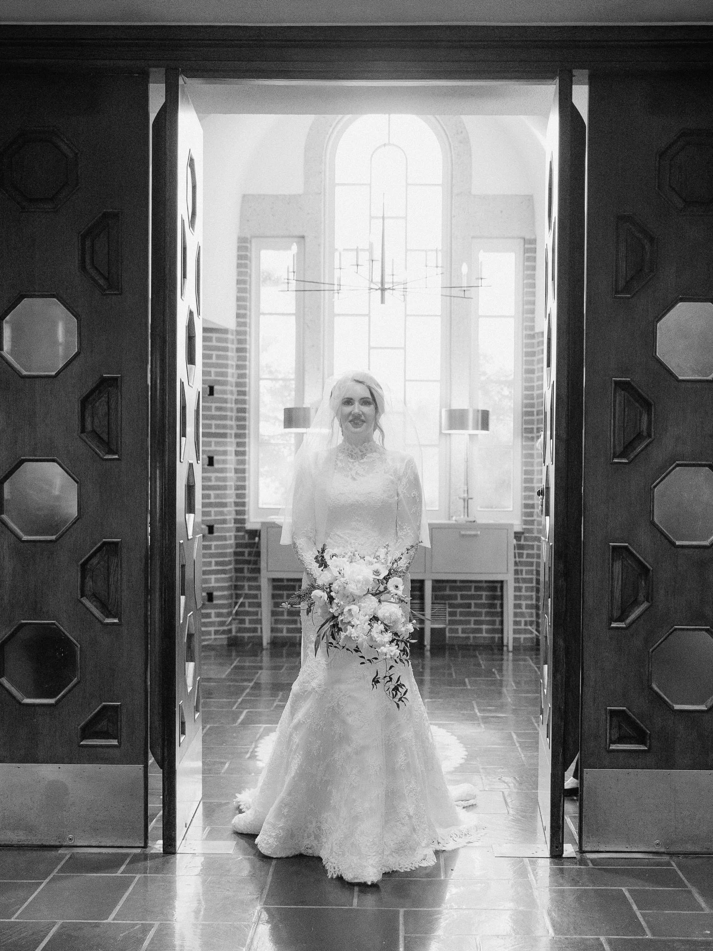 So many amazing moments from this day! So happy for The Stuarts! 🥂

Photography: @olivia_jones_photography
Planning: @eventsbyashleydawn 
Venues: @bhammuseum &amp; @saintlukesbhm
Florals: @designsnouveau
Linens: @bbjlatavola &amp; @stradleydavidson
