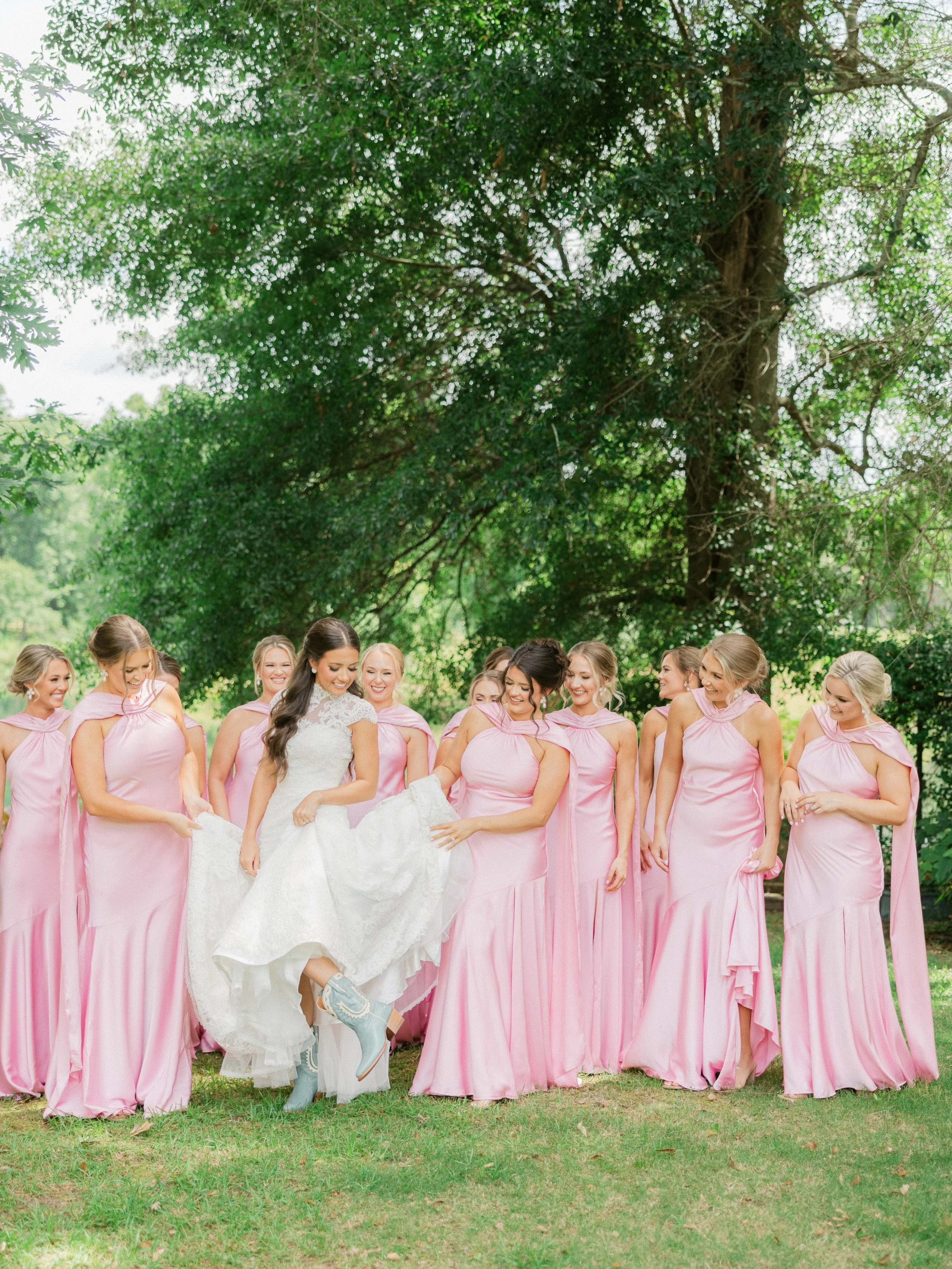 It was the sweetest, most intentional morning getting ready with her girls at her grandparents private estate. @ansleyatate sure makes a stunning bride! 🌸

Wedding planner- @Morgan Drinkard
Photographer- Olivia Jones Photography
Videographer- Nelsey