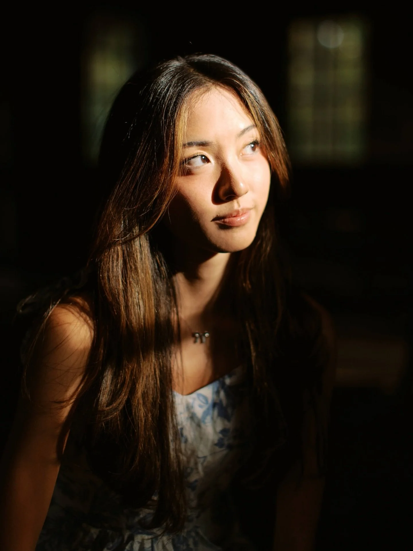 One of my favorite things lately: taking at least one portrait with direct sunlight at my senior sessions 🌞 

Swipe through for the highlights from Caroline&rsquo;s shoot this fall!