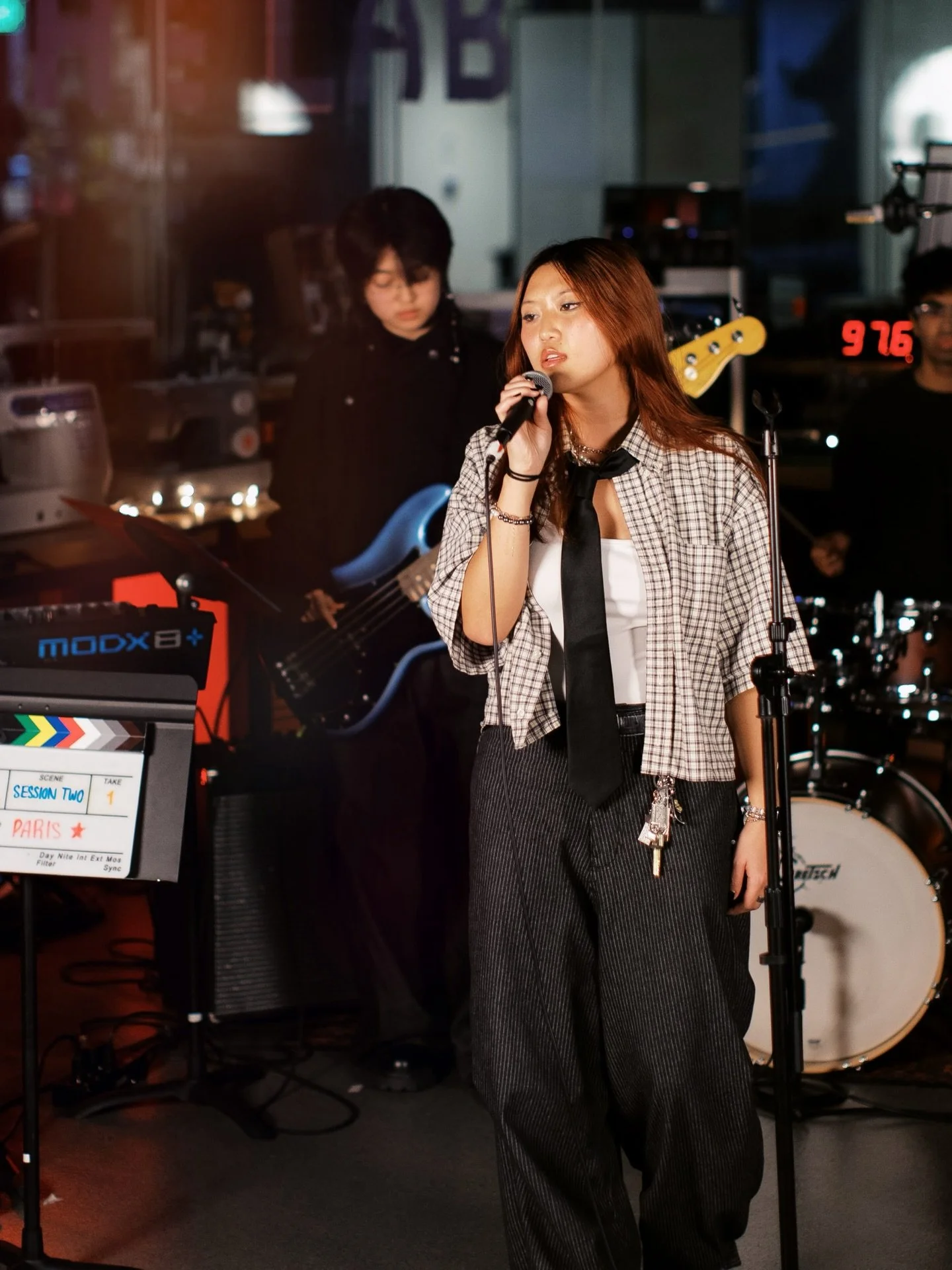 Highlights from the &ldquo;Tiny Lab&rdquo; showcase at MIT Voxel Lab 🎶 

🎤: @ imiflint and @ paris_hing 

Thank you for having me, @ mit.voxel! 

@ livefromthelabofficial / @ berkleemanagement / @ mitliveband