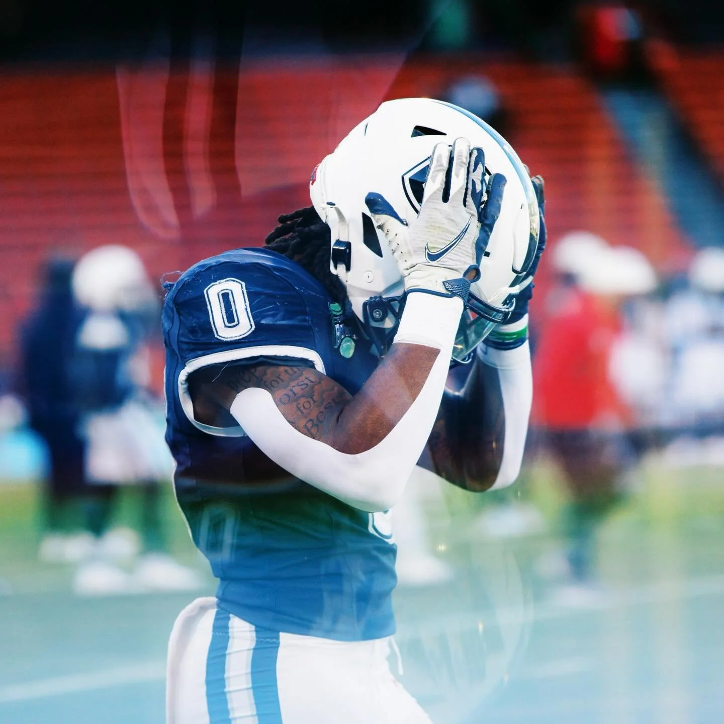 @fenwaybowl at @fenwaypark 🏈📸 

@armywp_football/@goarmywestpoint vs. @uconnfootball/@uconnhuskies 

🎞️ Slides 16-17: @kodak Portra 400 (35mm) 
dev/scan by @lumentation