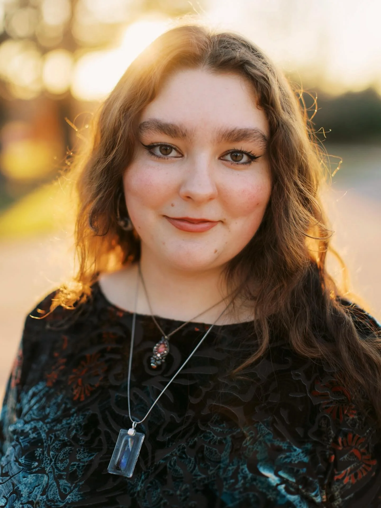 One of the last high school senior sessions I did for the class of &lsquo;26, with Pepe 🧡 

Working with Pepe was definitely a highlight for me. It was so cool getting to know her, and the sunlight that evening was everything I could&rsquo;ve asked 