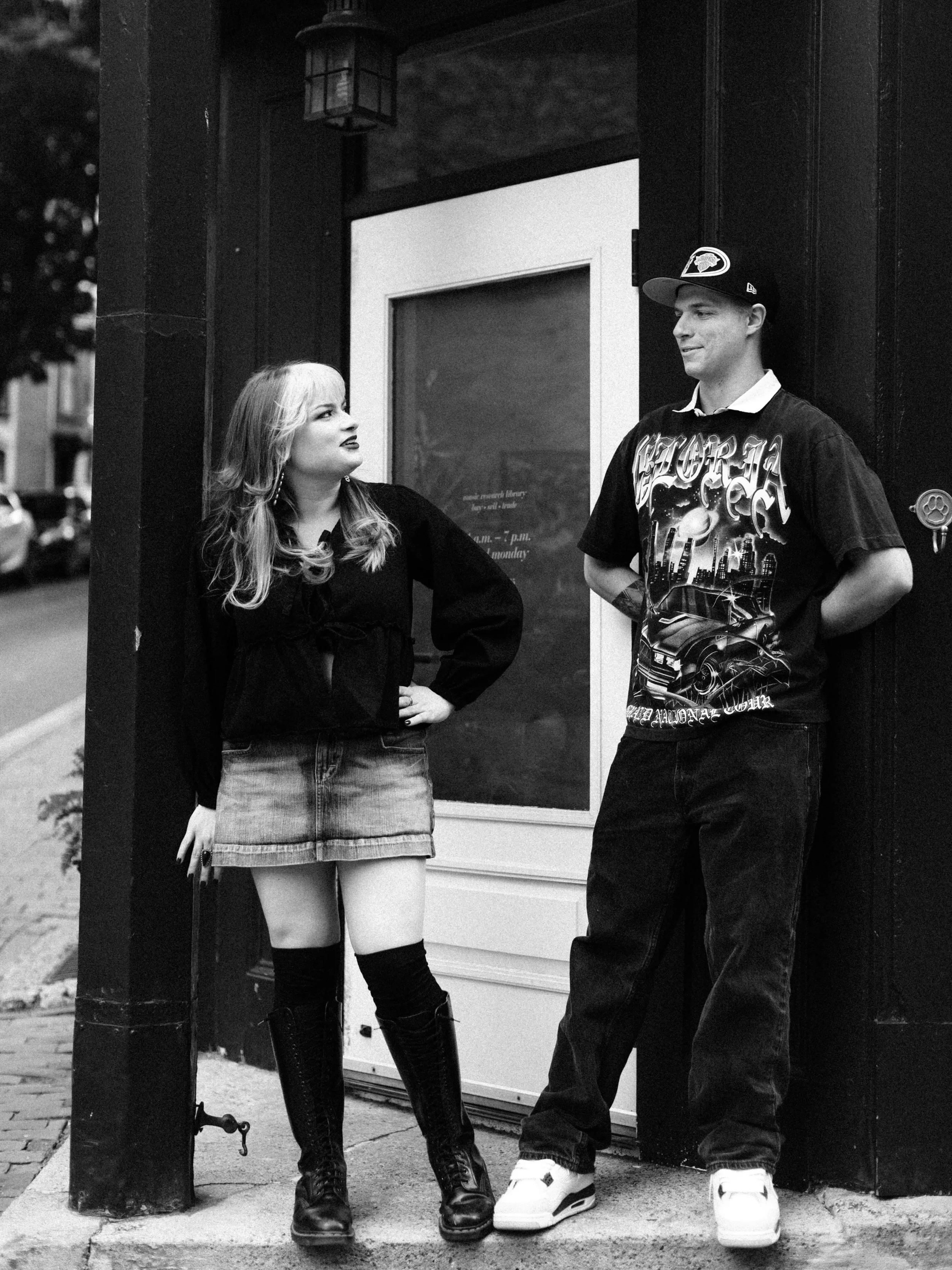 A little stroll around Beacon Hill w/ Frances &amp; Robbie, for their 3 year anniversary 🖤