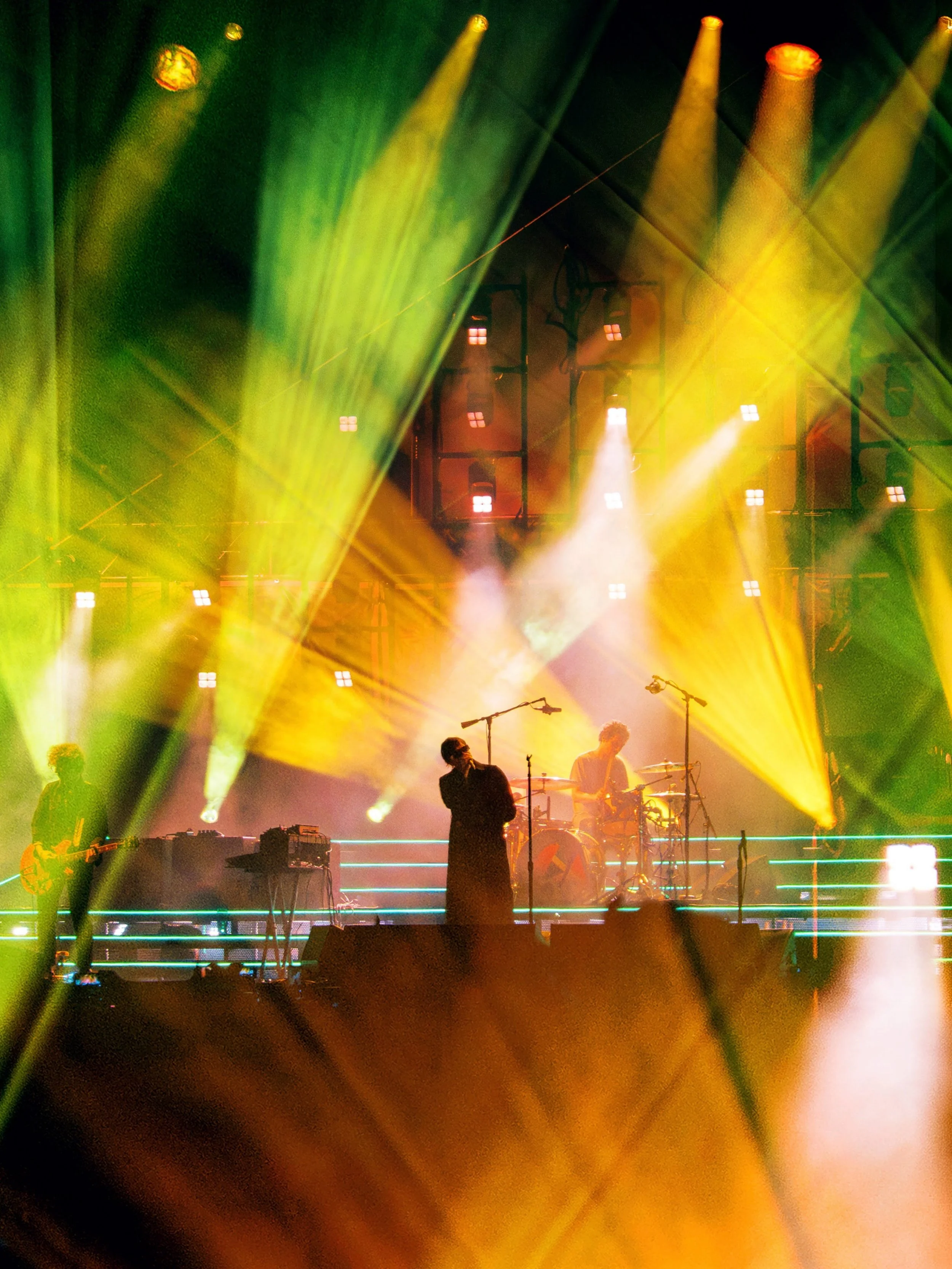 40,000 people at @thestrokes show in nyc last friday. absolutely epic. 

📍flushing meadows corona park 
📷 @adrianaarguijophotography (point &amp; shoot) 

@minorbutmajor @alberthammondjr @nikolai_fraiture @mrsteveschiltz @coronapark @bowerypresents