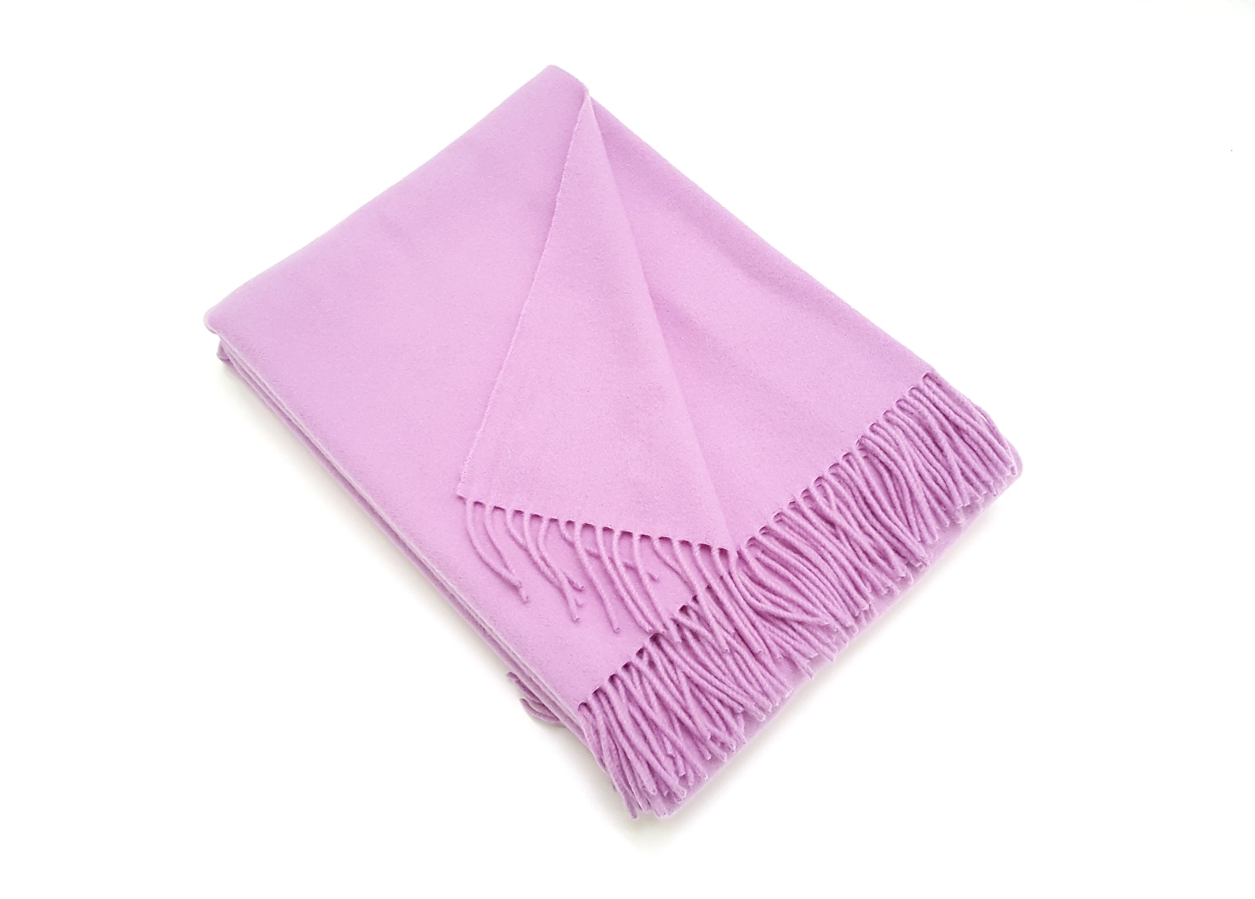 CLASSIC THROW - 75% Wool/25% Cashmere. Soft fringed throw. Colour: Lilac.