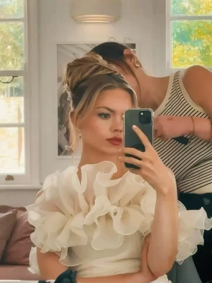 Another bridal season and not a husband in sight 😛 

#bridalmodel #bridalmodellondon #bridalmodelling #commercialmodellondon #londonmodels