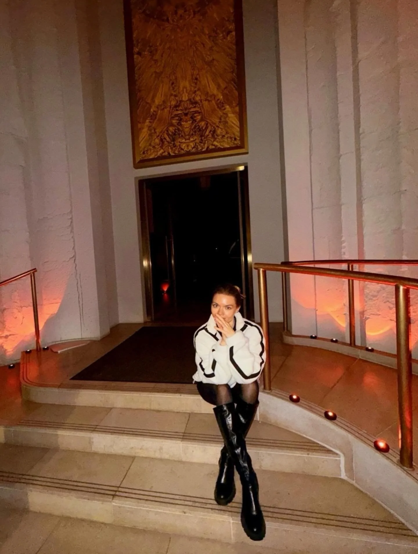 Perfect London winter weekend feat. 📚+ 🎨 + 🧘&zwj;♀️+🥂and the newest experience from @inthedark_live: immersive live music, no distractions, in the complete darkness 🤫!! If you&rsquo;re craving something REAL (technology free lol), this is the ev