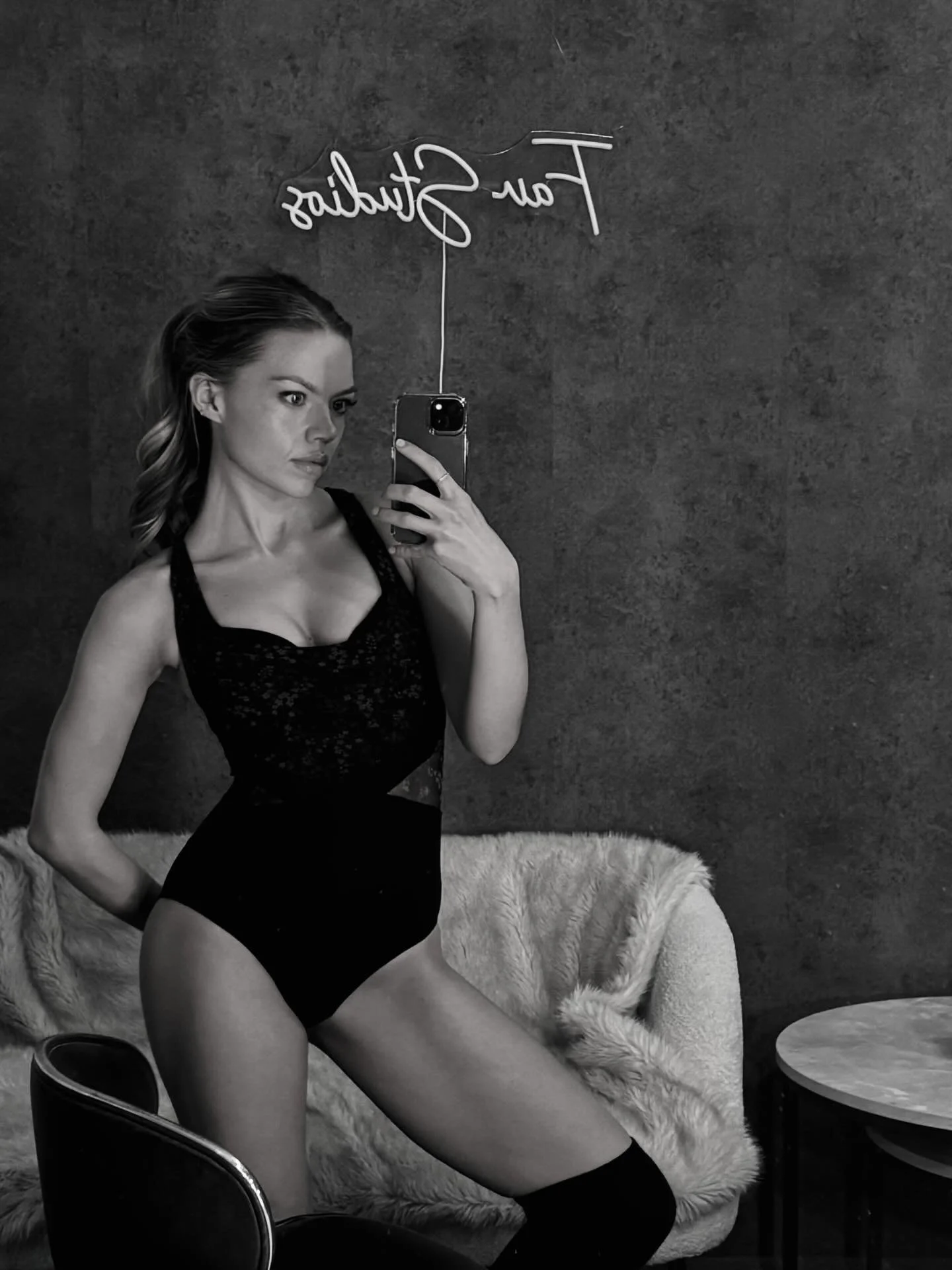 Here and there with some new work for @mrporter, @popsugar, @metro.co.uk, @belfasttelegraph &amp; @womanandhome 🩶🪐 - feat. a lovely time with @rimmellondon &amp; @refybeauty!! The sun is out thank God!

Everything linked in my story highlights if y