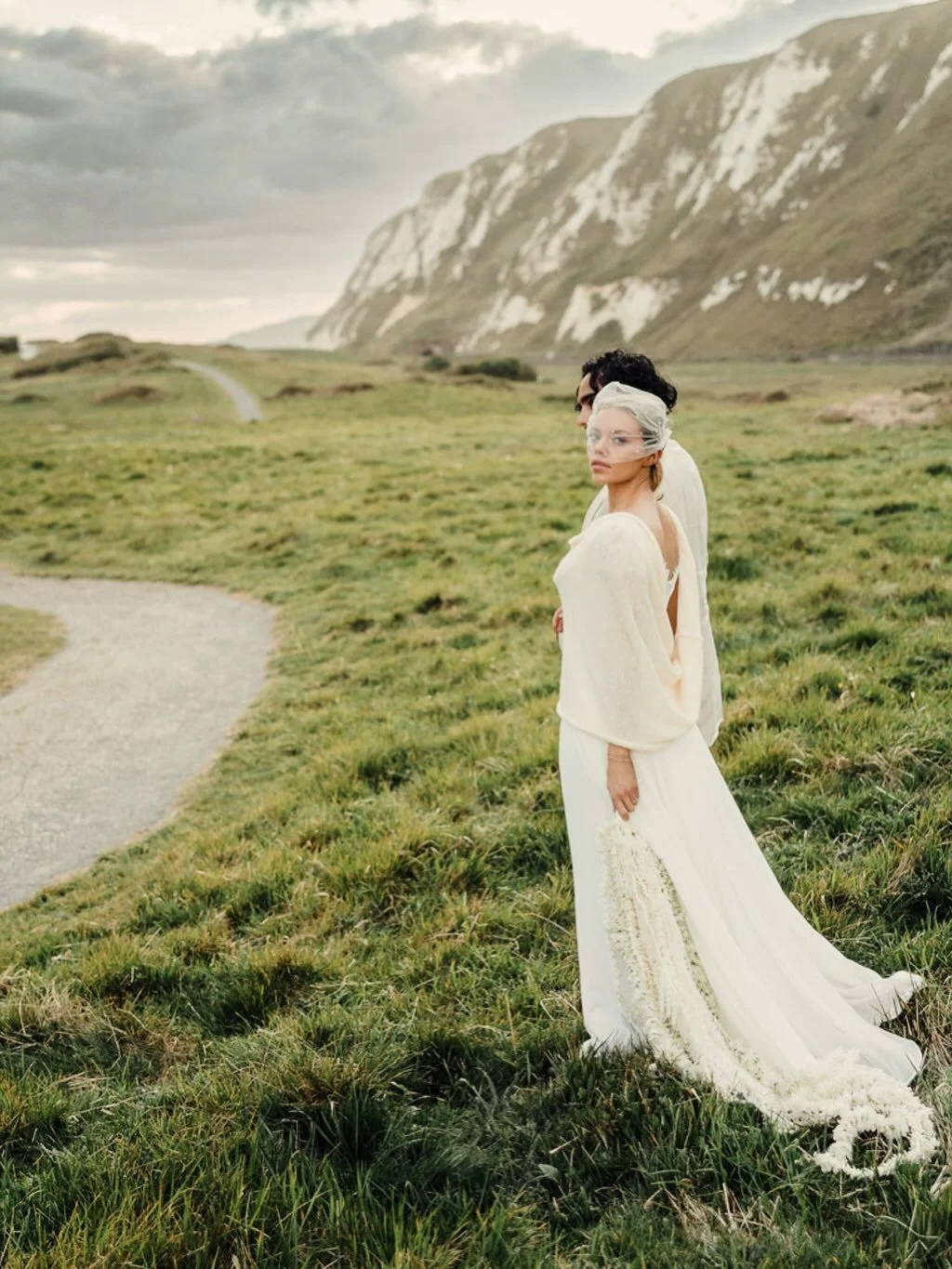 Wuthering Heights editorial for @dovermarinahotel - shot &amp; directed by @magpiebyagphoto - flowers by @axlblooms - MUA @occasions.by.tory.xo - with @noacruzofficial ✨🌙

#bridaleditorial #bridalphotography #bridalmodellondon