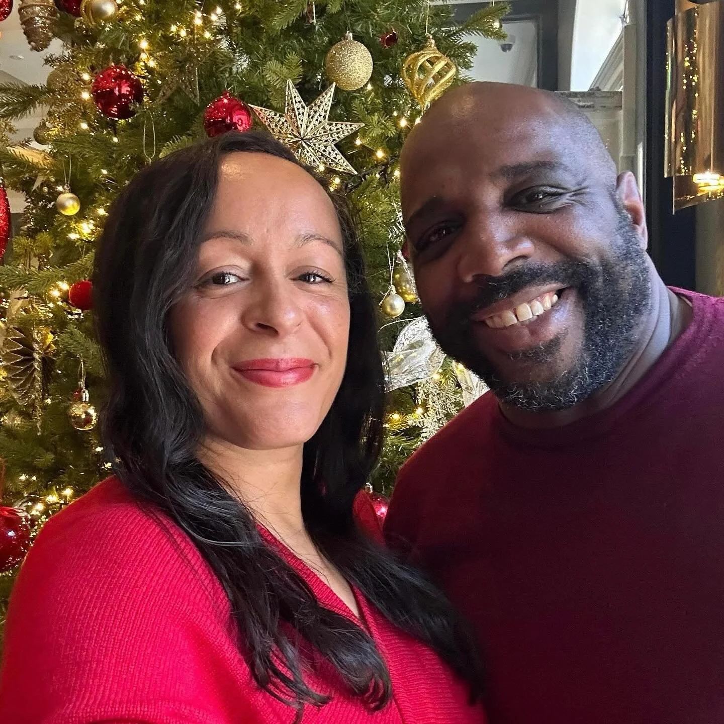 Merry Christmas from my family to yours. ❤️🎄✨

Not gonna bother asking the kids to be in a photo! 🤣🥰

#christmas #christmasblessings #gratitude