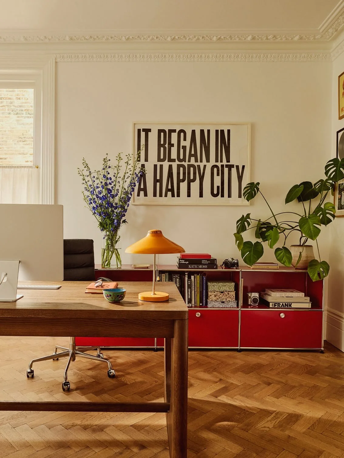 The festive season calls for an ode to the pops of red we scattered throughout the warm &amp; eclectic home of Michelle Dockery this year 🪭🧨&hellip; a theme which wasn&rsquo;t initially intentional but soon became a strong thread, tying spaces toge