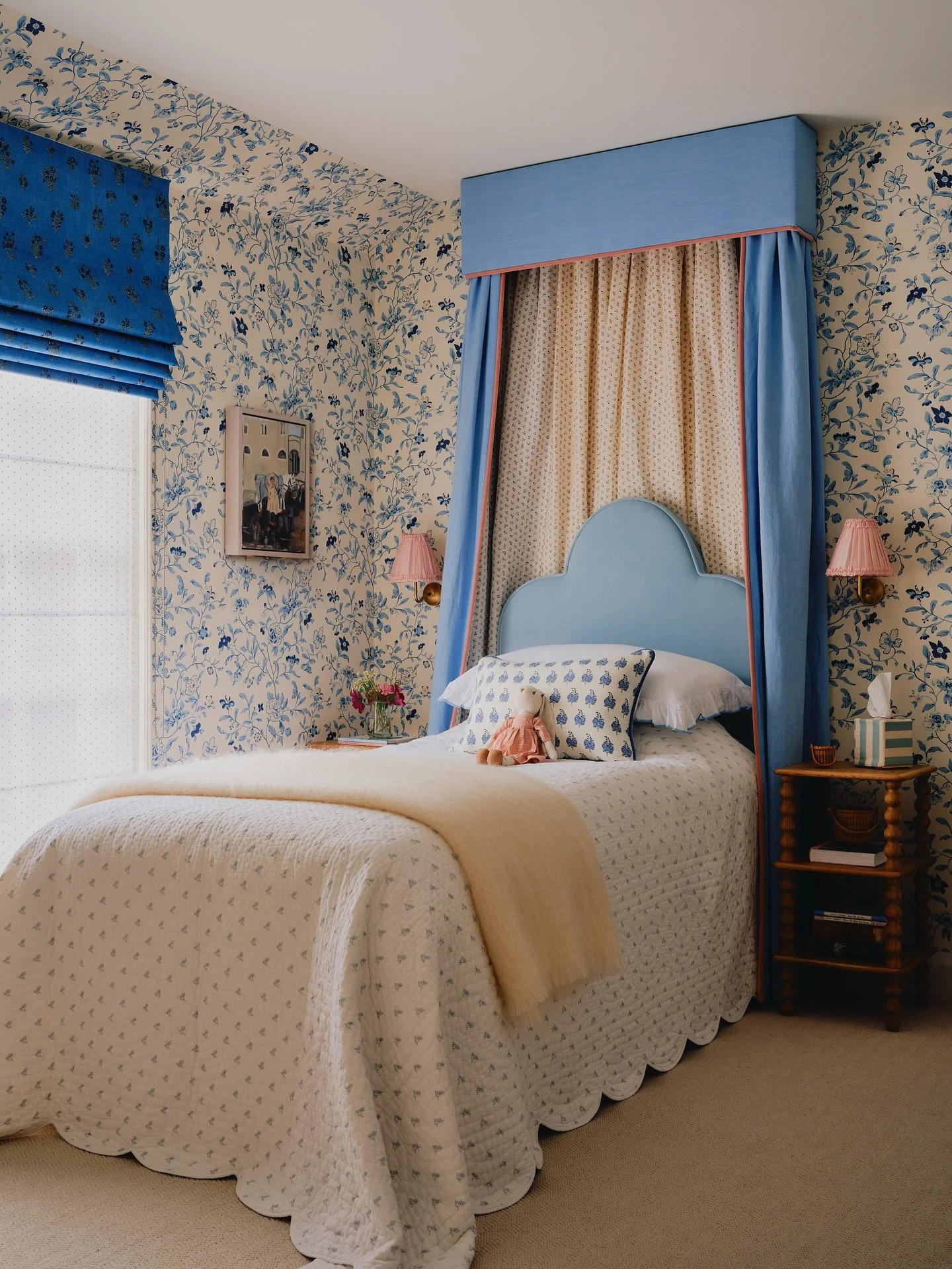 I&rsquo;ve had such a fantastic response to my Chelsea project which went live with @houseandgardenuk over the weekend, thank you all so much for your kind words! 

I had a lot of fun creatively throughout, but particularly enjoyed creating these whi