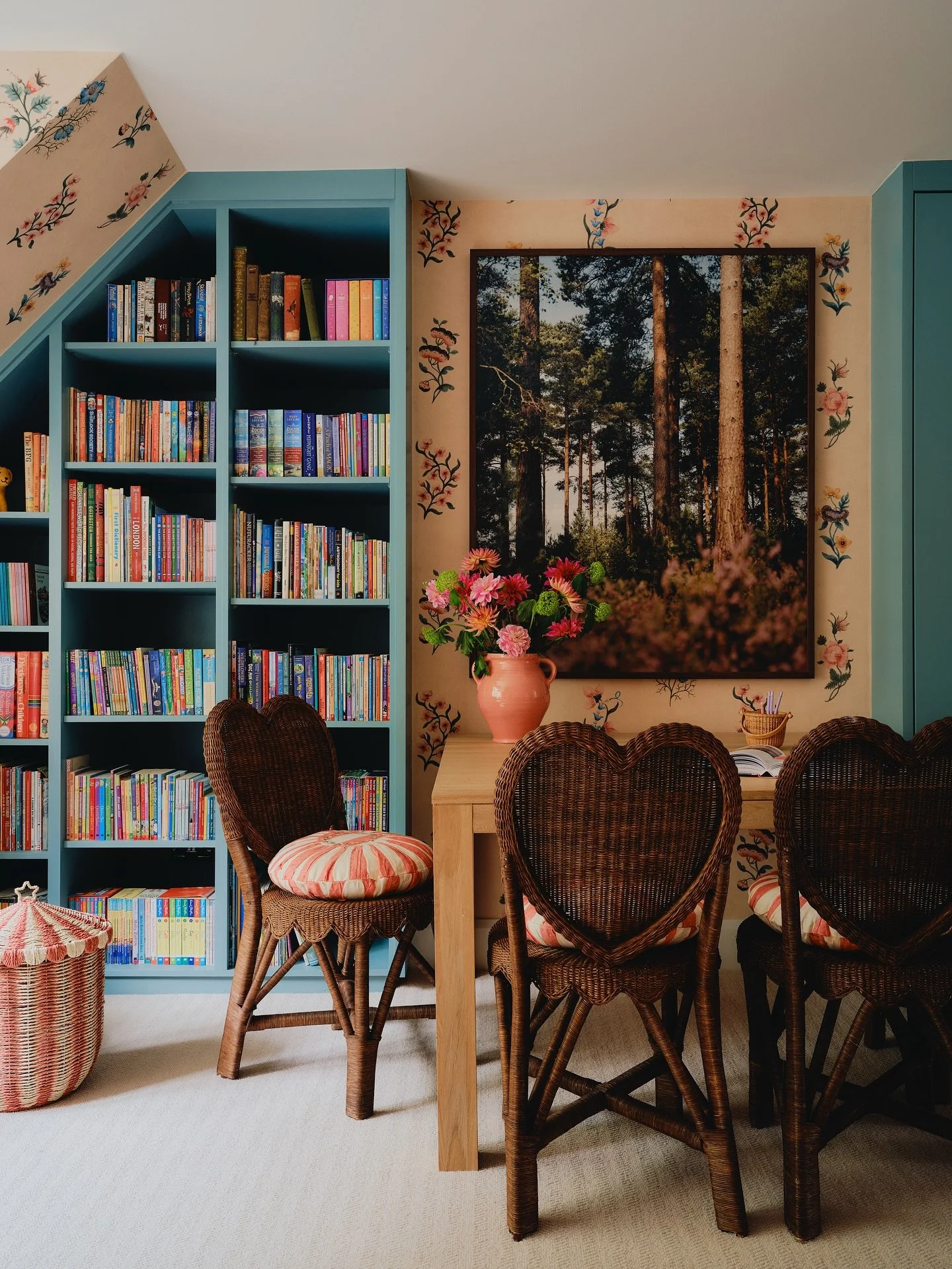 The iconic heart rattan chairs I sourced for this fun playroom at the top of my Chelsea house project are probably one of the most talked about pieces in the house&hellip; They&rsquo;re @hastshilp_uk beauties, I love them so much❣️🪑.

I had so much 