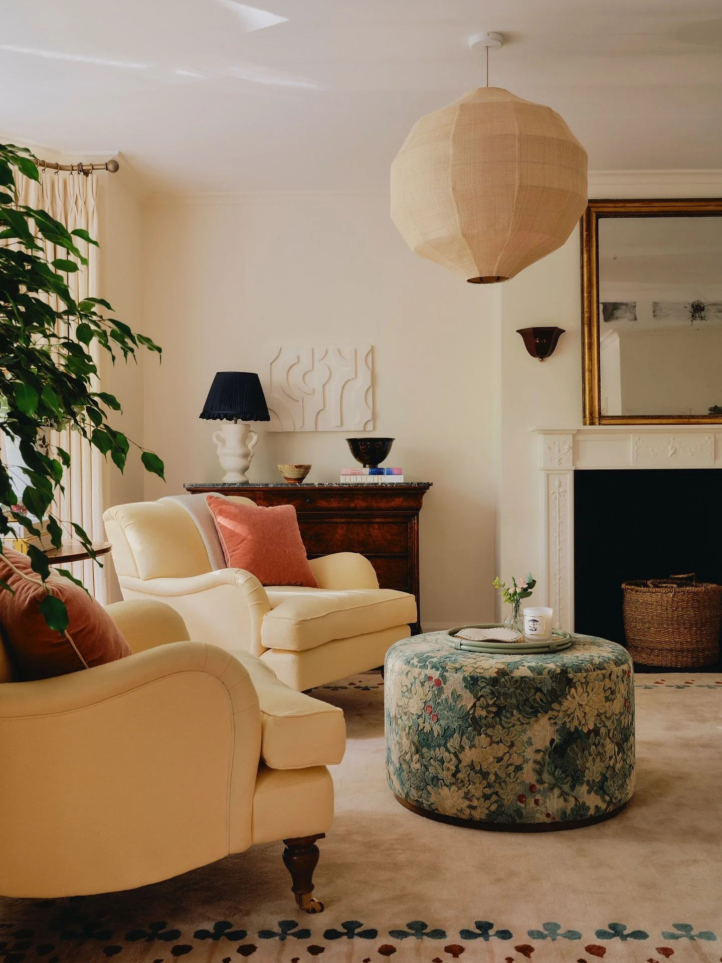 🥞🌱🧈🫐🌙&hellip; These butter linen armchairs steal the show in this soft &amp; serene Master Bedroom in my Chelsea project. Yellow didn&rsquo;t used to be a go to colour for me but I love the result here so much. Swipe to see my sample board at sc