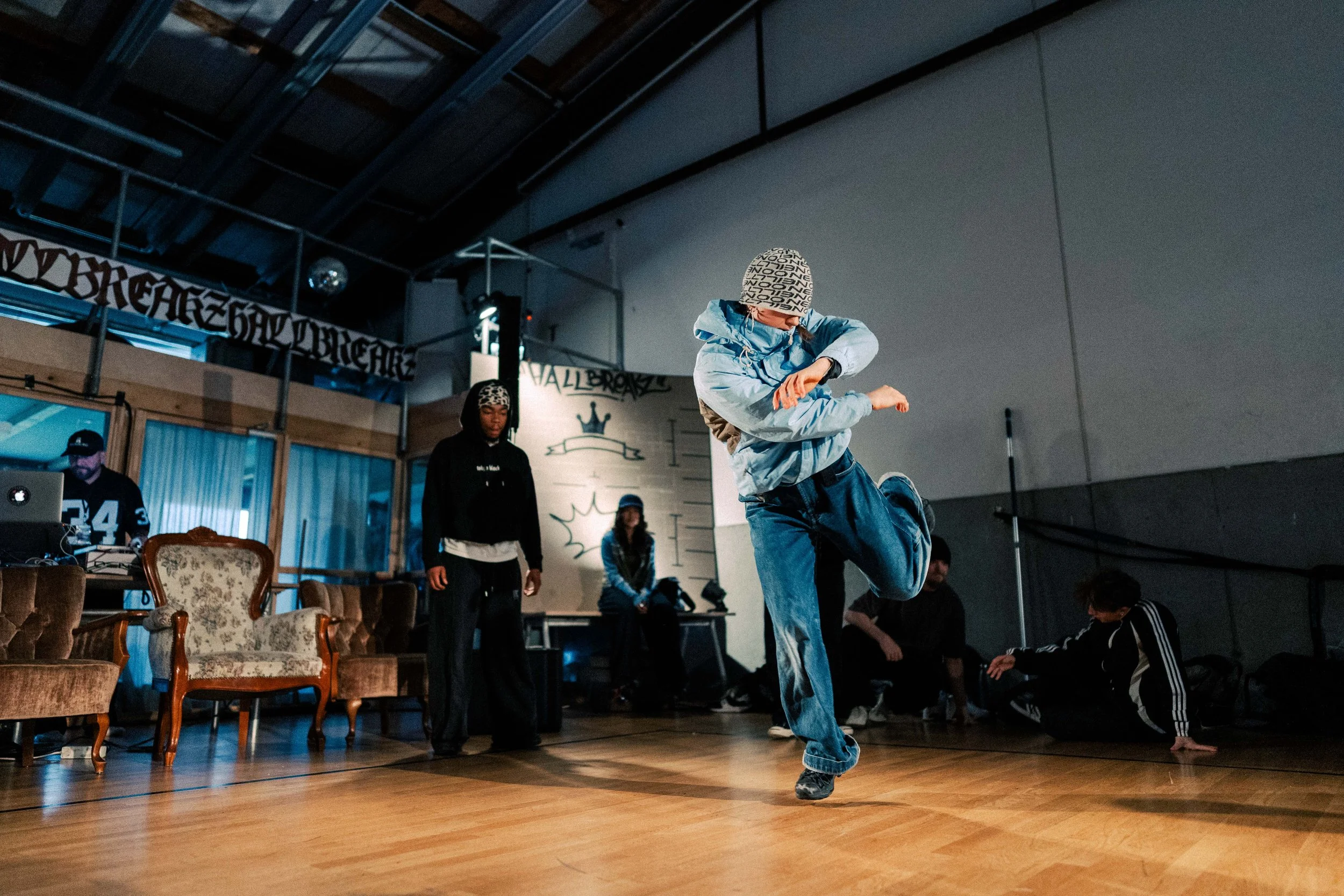 B-Girl mit Mütze