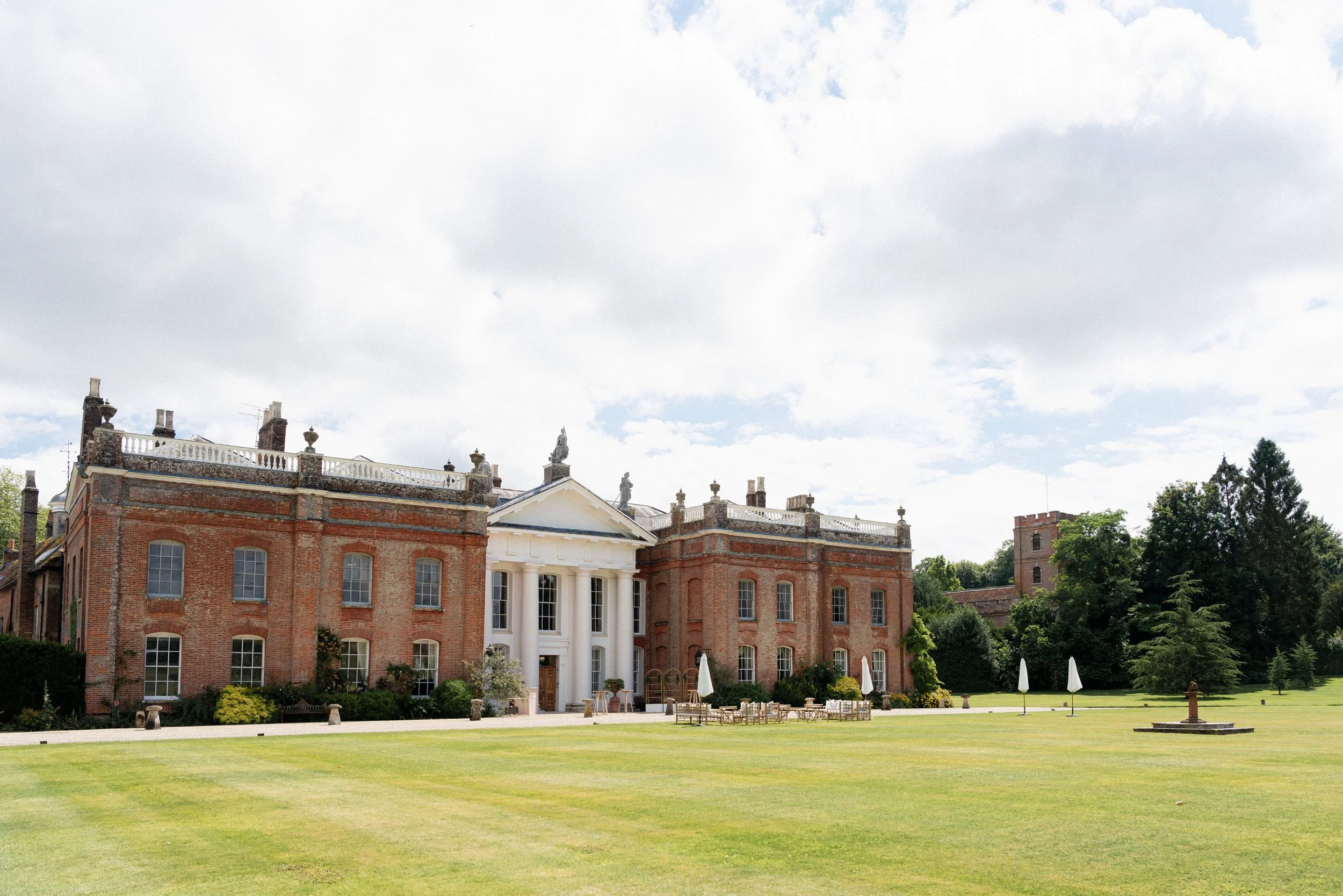 J&amp;J’s - An English Country Wedding 