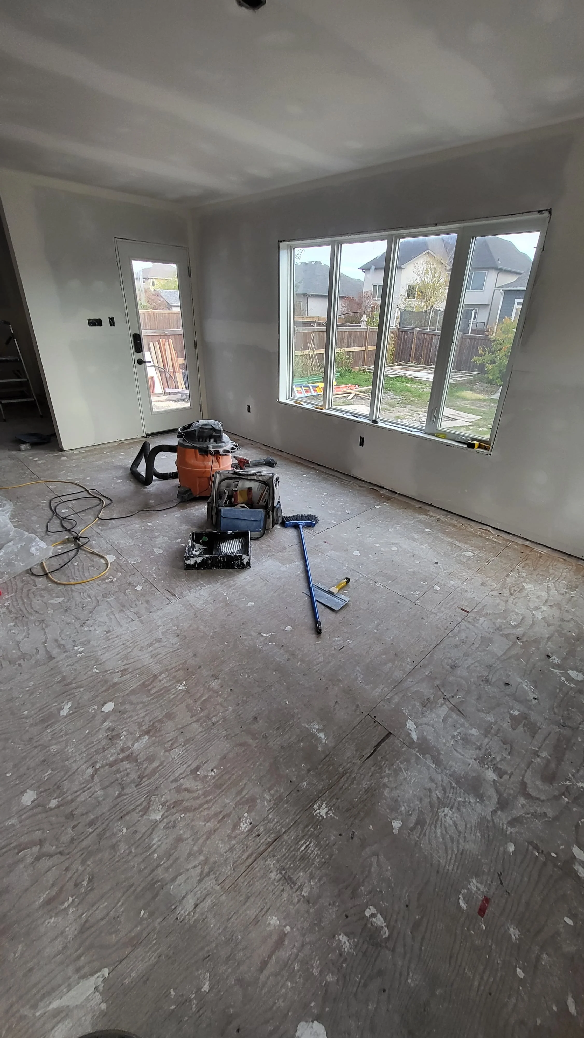 Drywall renovation, mudding and taping finisher